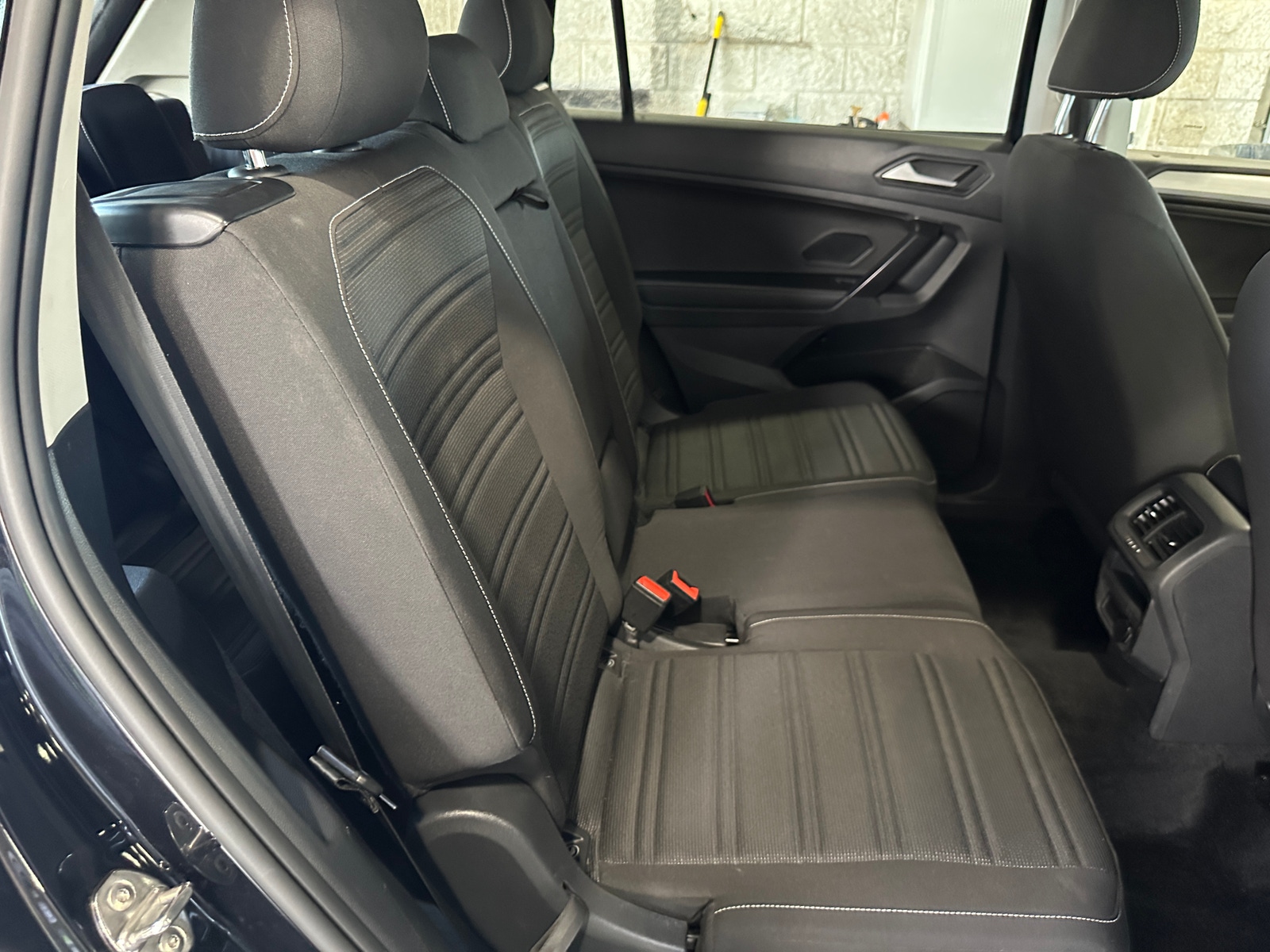 Thumbnail: 2023 Volkswagen Tiguan - 6