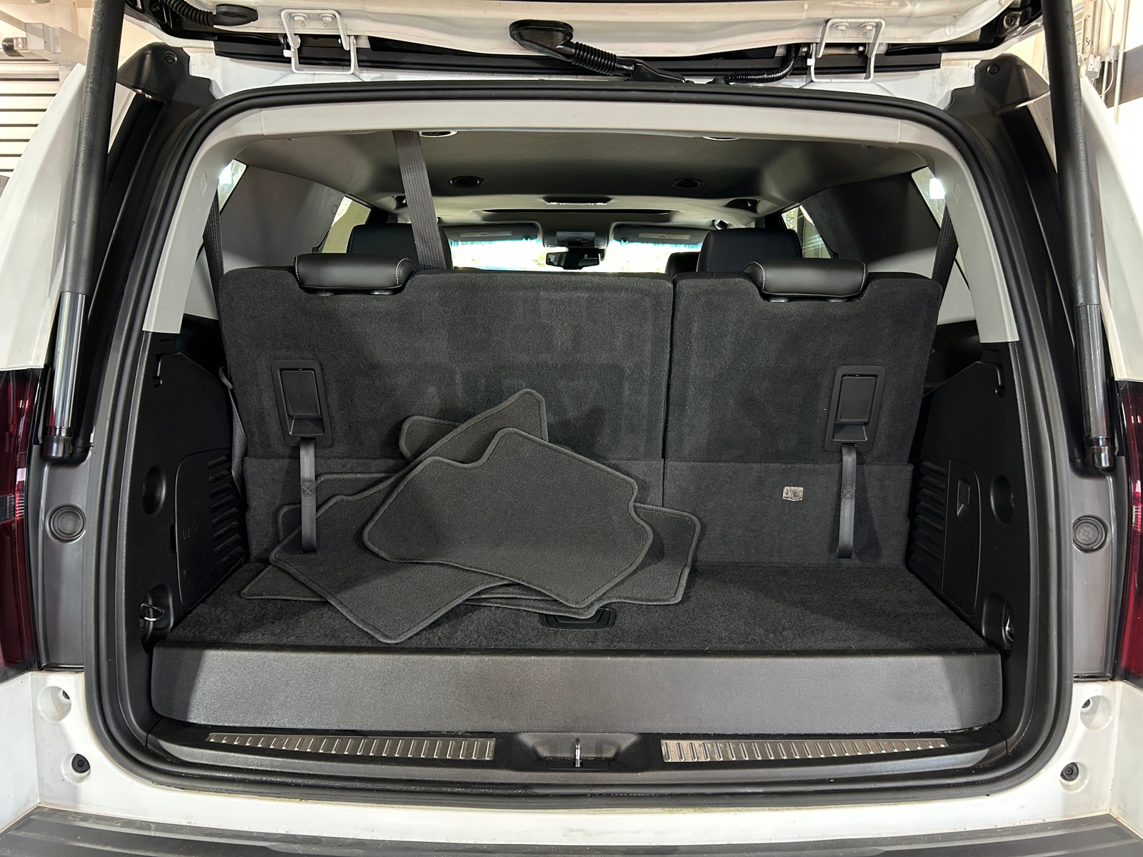 Thumbnail: 2019 Chevrolet Tahoe - 7