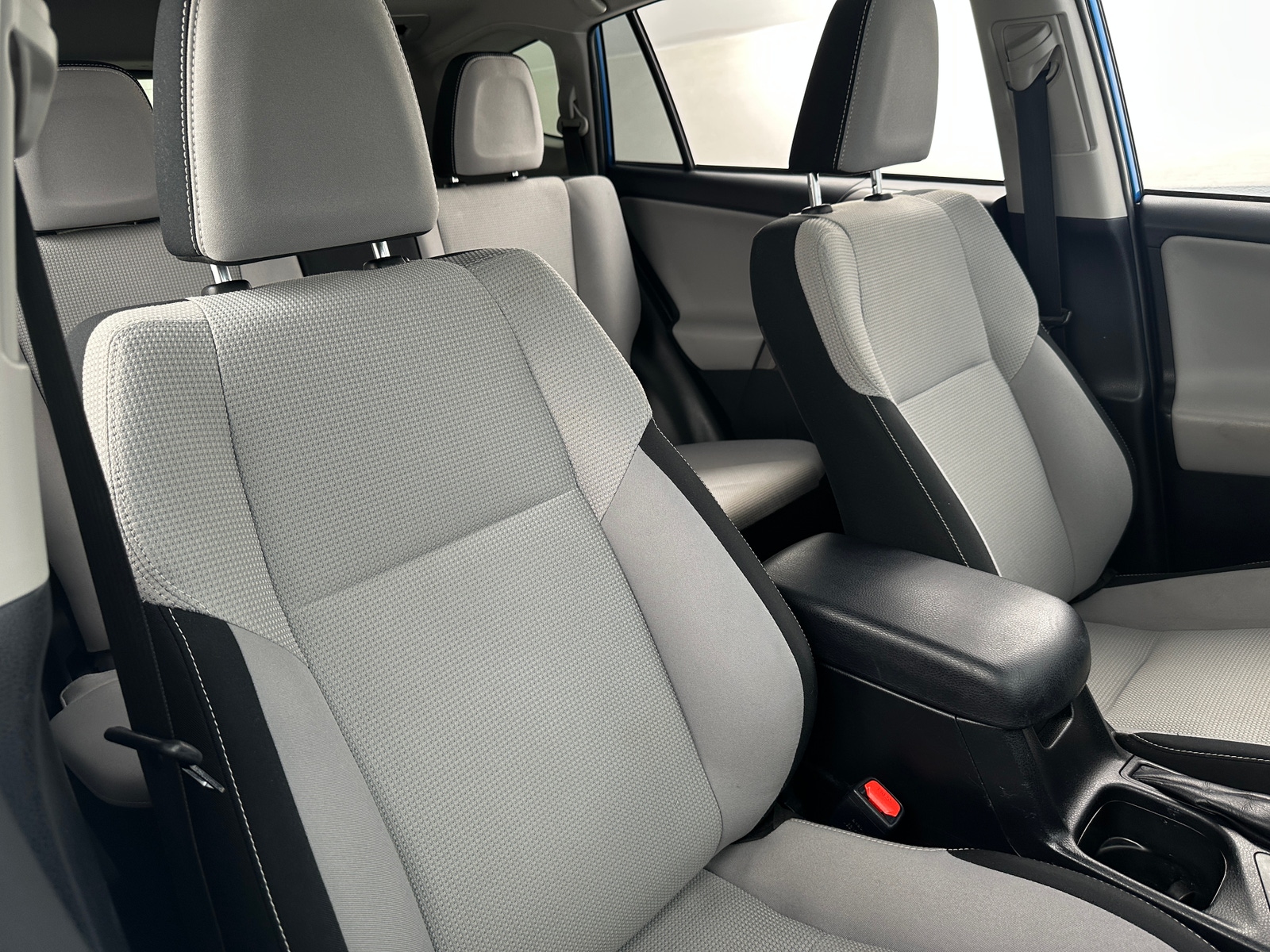 Thumbnail: 2018 Toyota RAV4 - 2