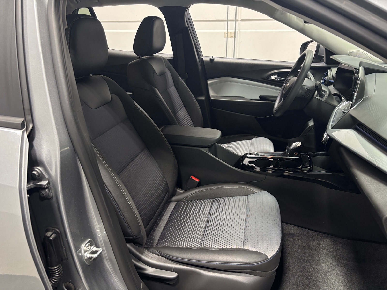 Thumbnail: 2025 Chevrolet Trax - 6