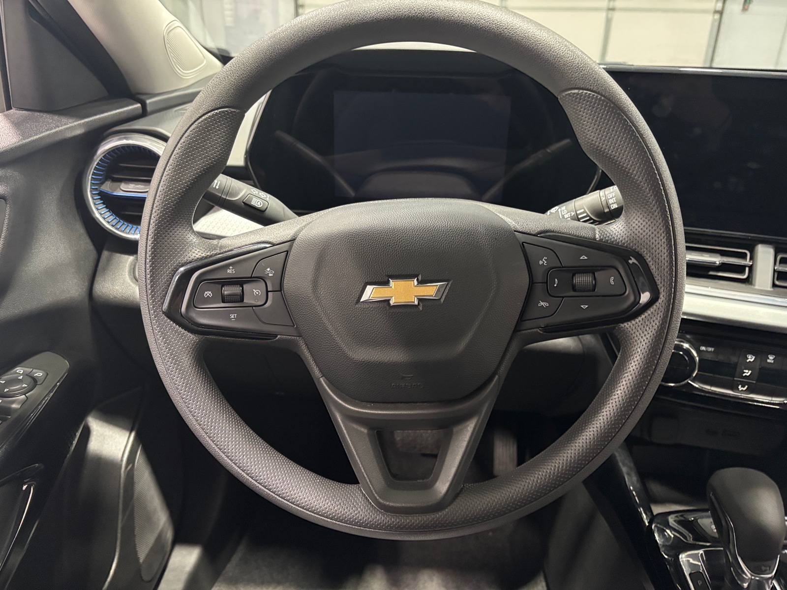 Thumbnail: 2025 Chevrolet Trax - 5