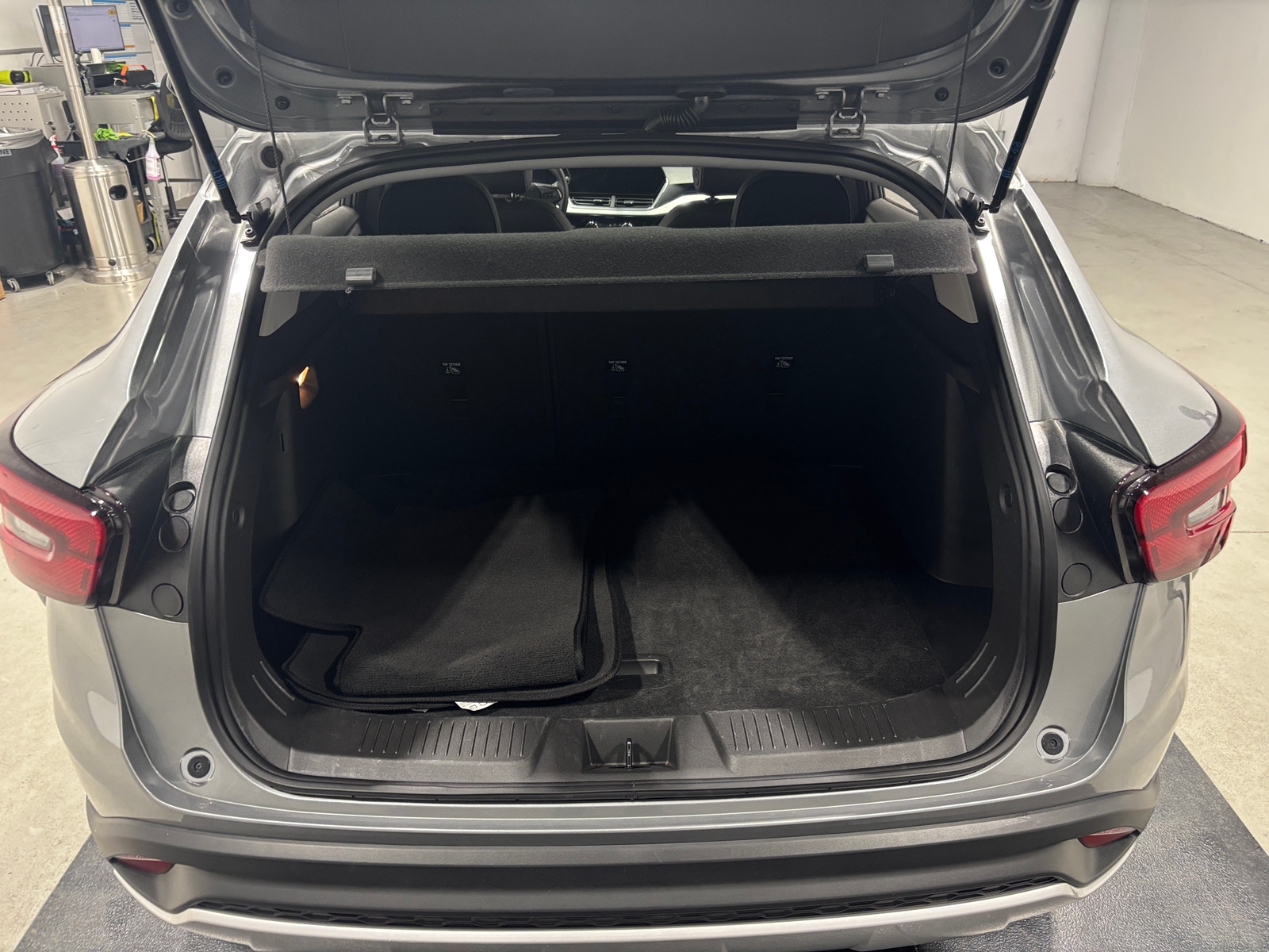 Thumbnail: 2025 Chevrolet Trax - 7