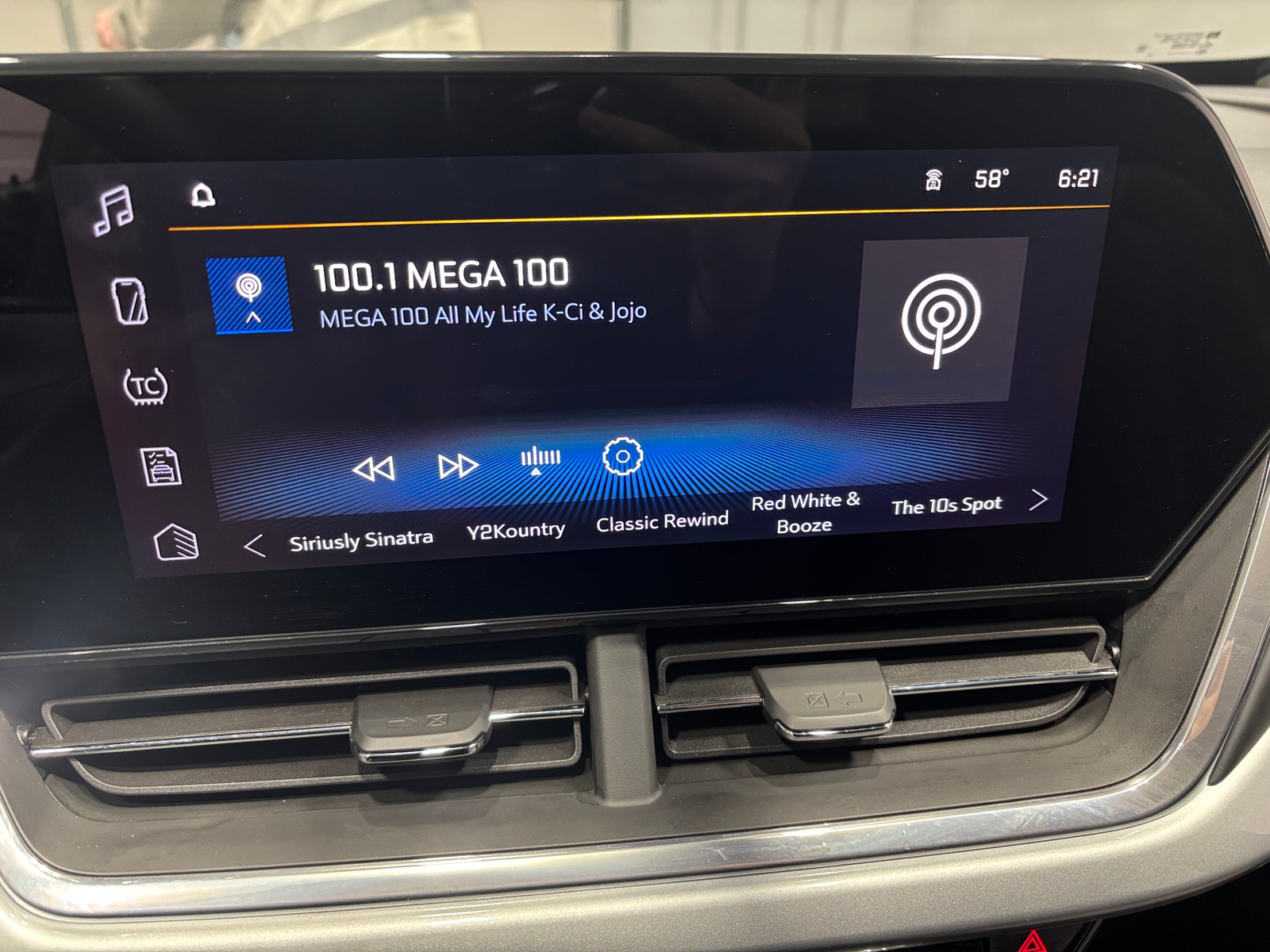 Thumbnail: 2025 Chevrolet Trax - 4