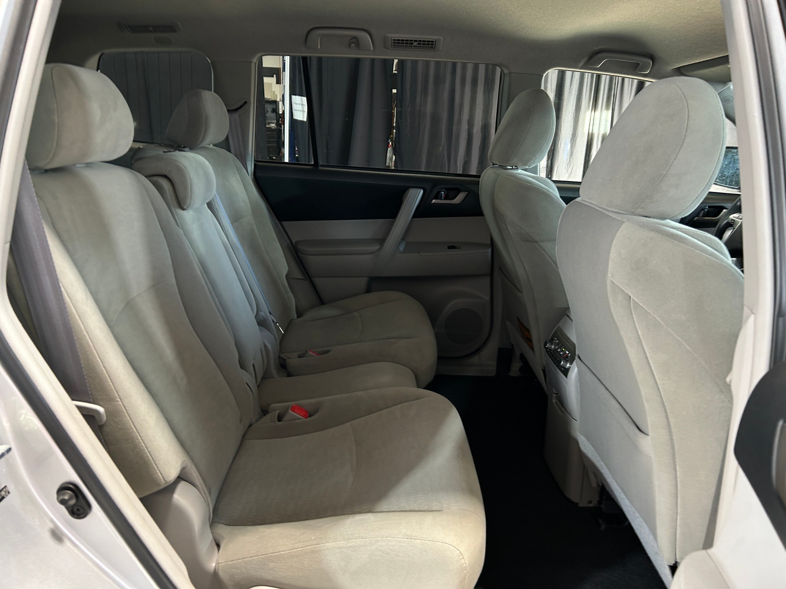 Thumbnail: 2013 Toyota Highlander - 6