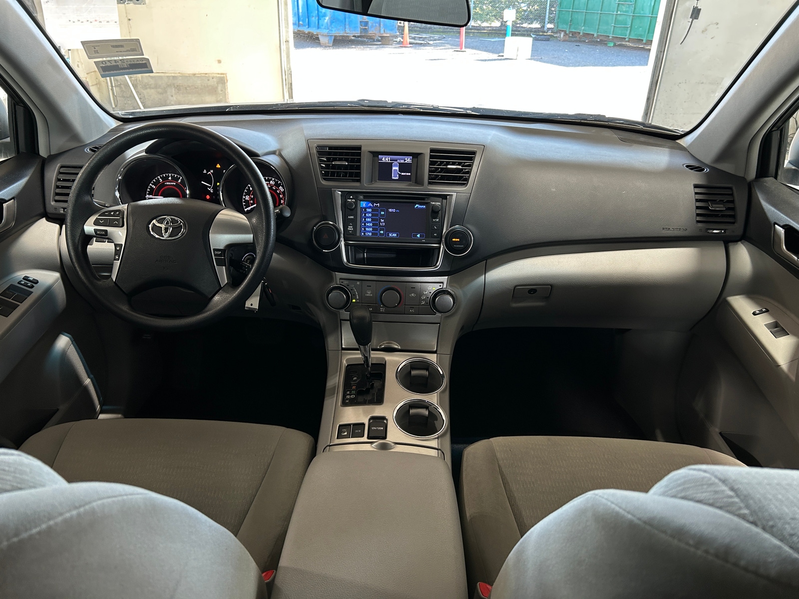 Thumbnail: 2013 Toyota Highlander - 3