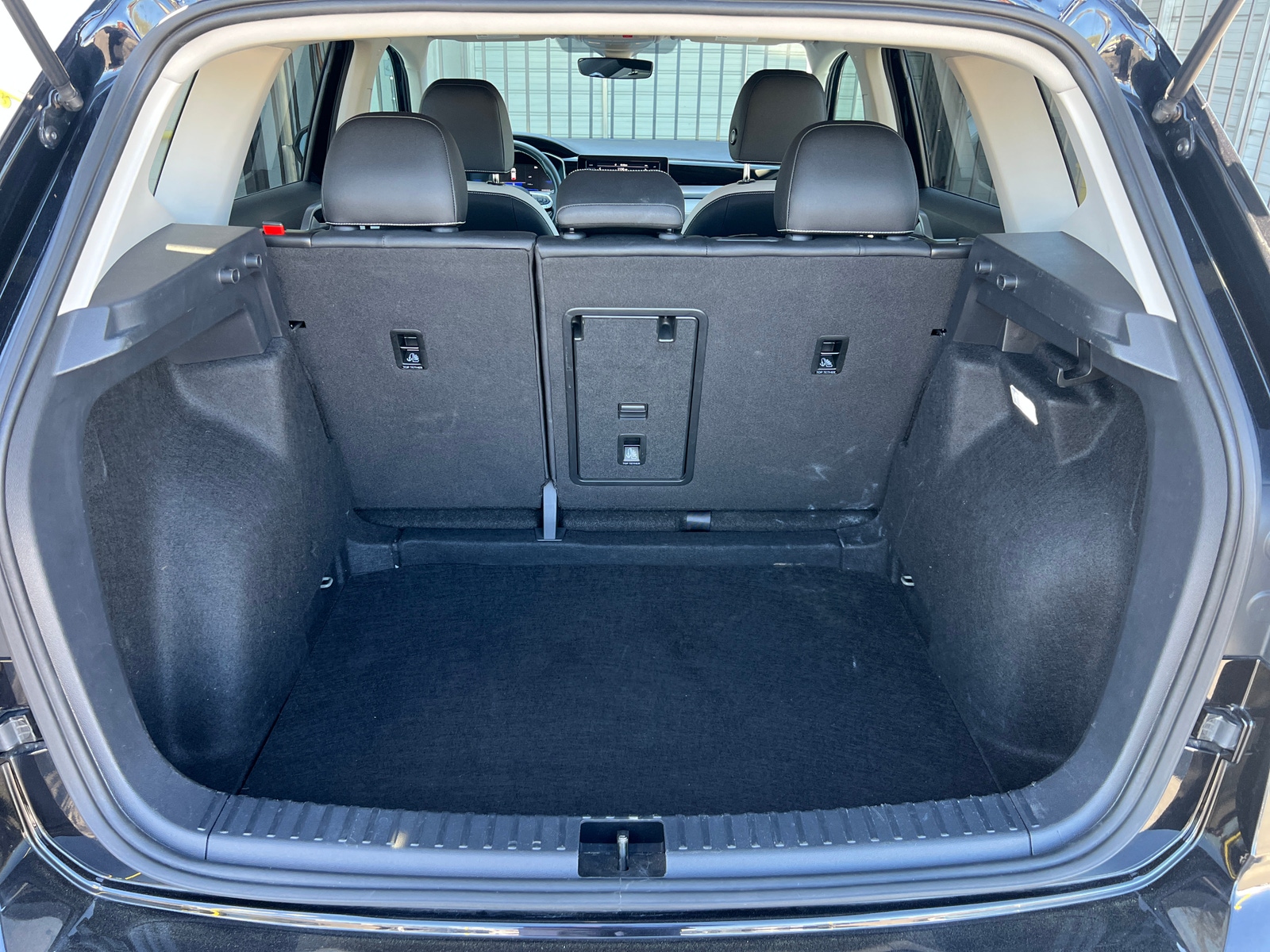 Thumbnail: 2025 Volkswagen Taos - 6