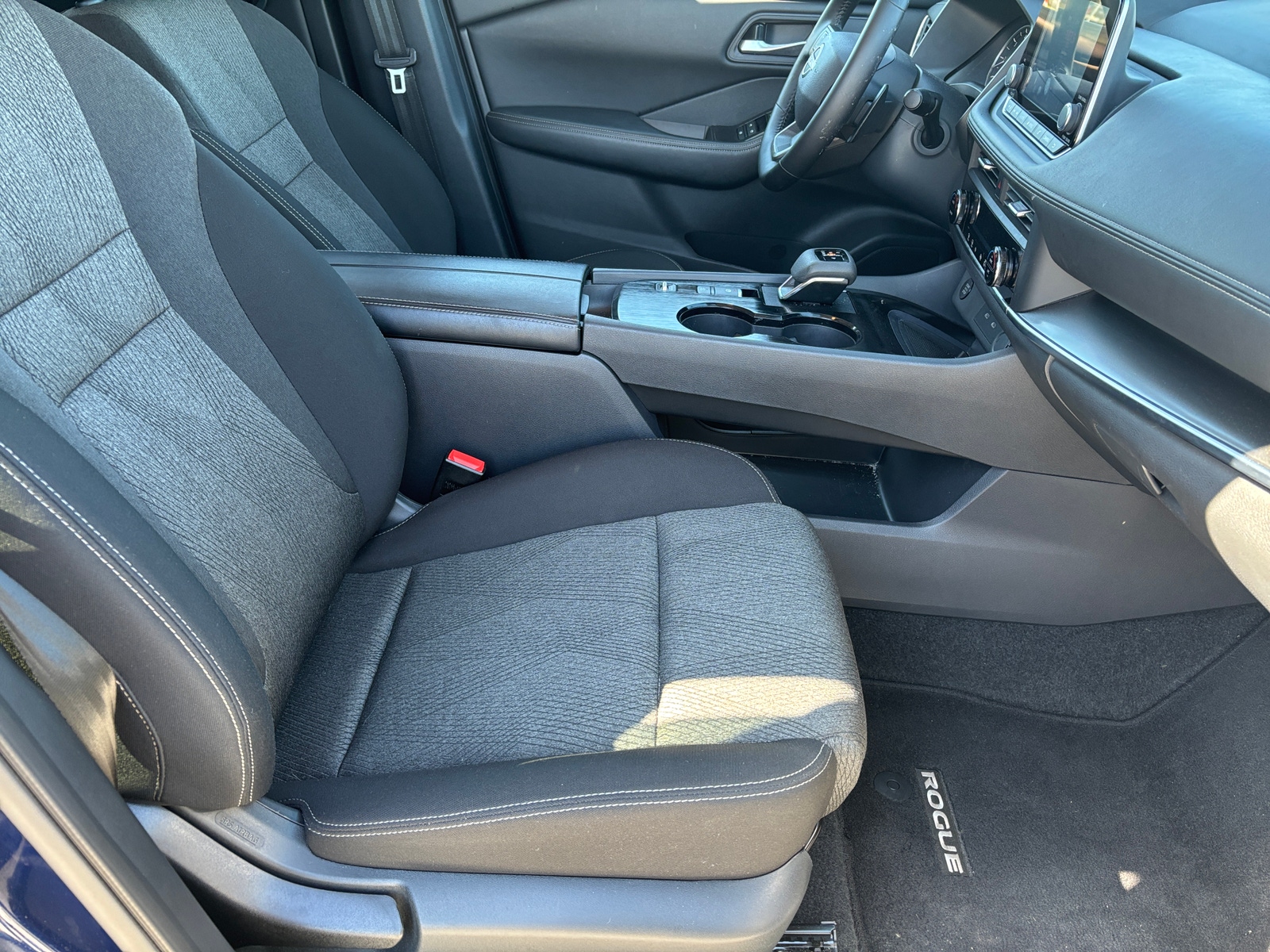 Thumbnail: 2025 Nissan Rogue - 2