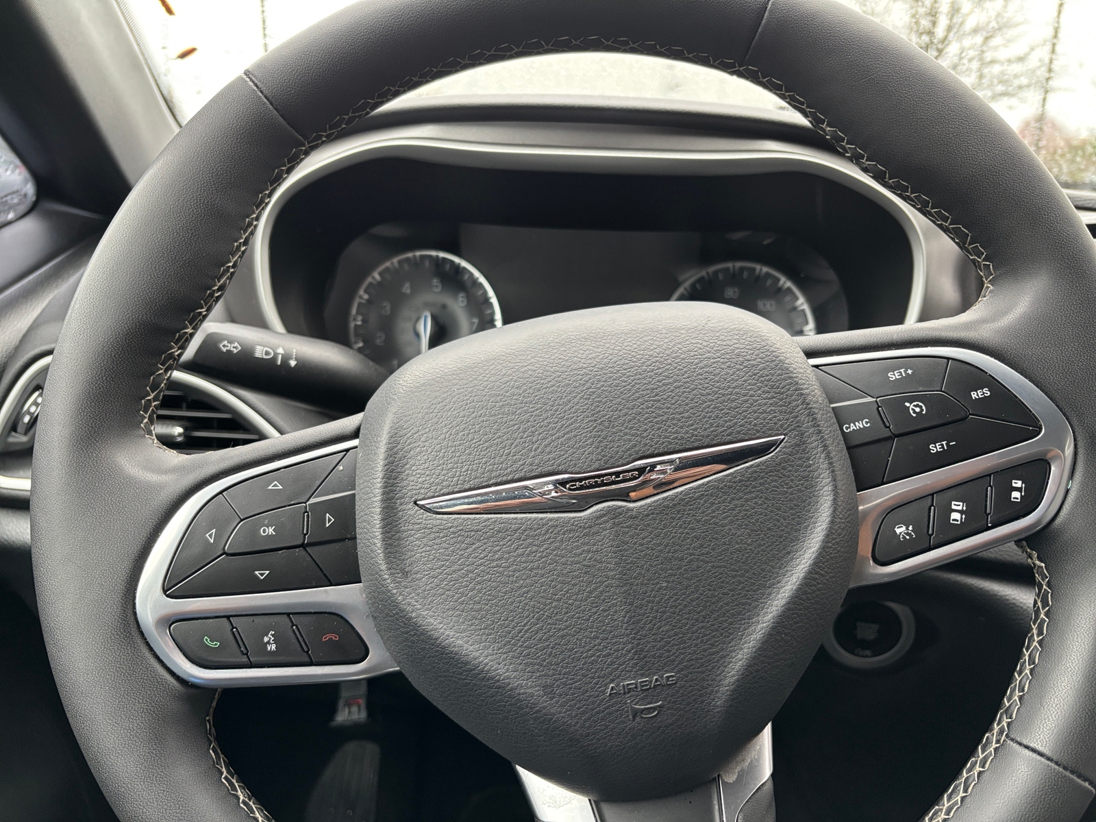 Thumbnail: 2025 Chrysler Pacifica - 5