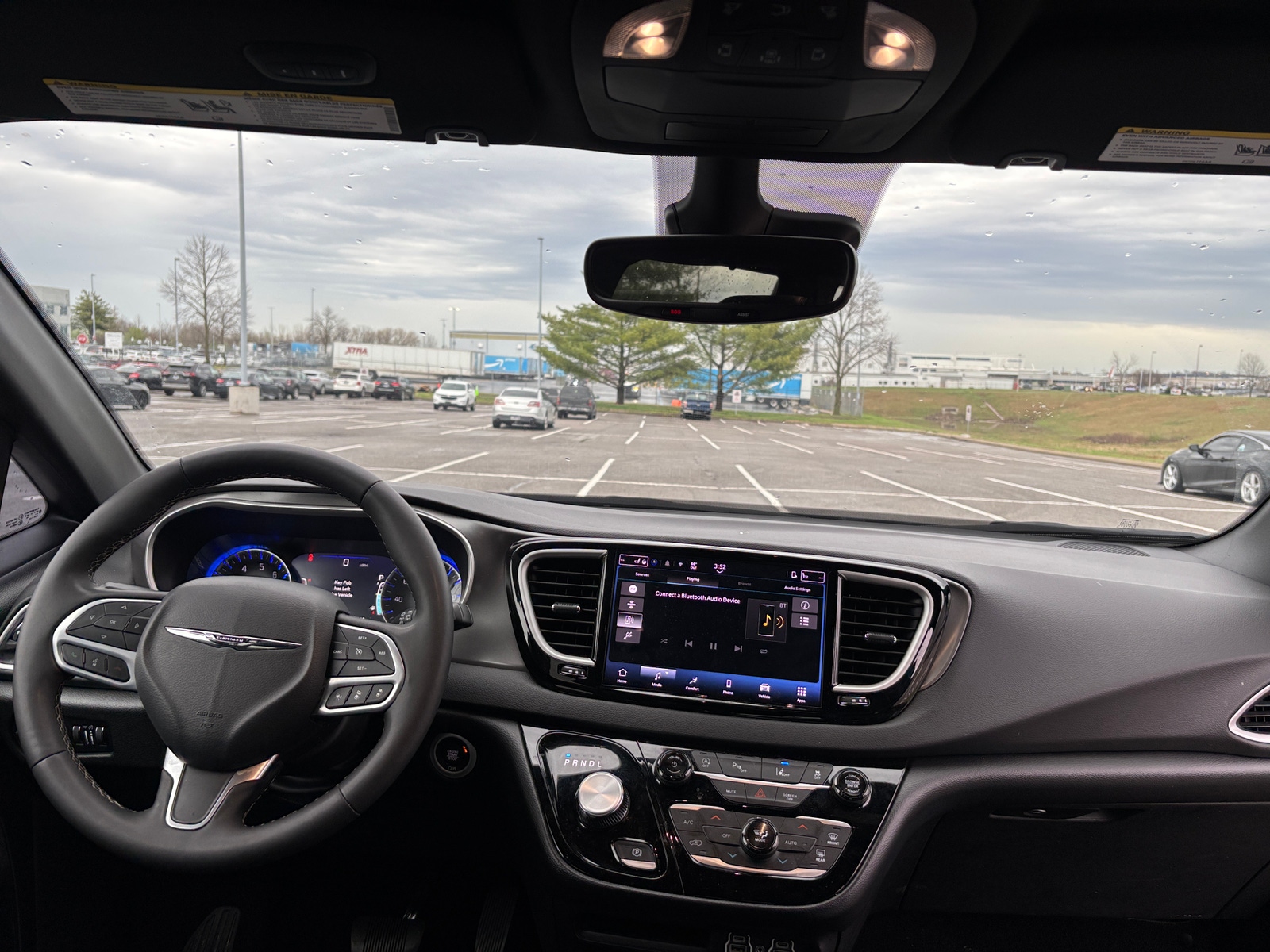 Thumbnail: 2025 Chrysler Pacifica - 3