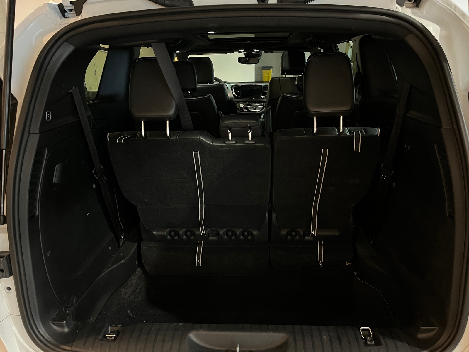 Thumbnail: 2025 Chrysler Pacifica - 6