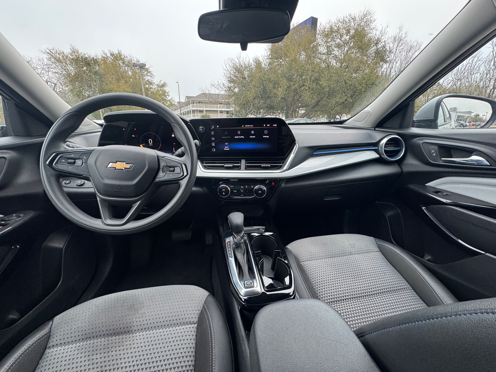 Thumbnail: 2025 Chevrolet Trax - 3