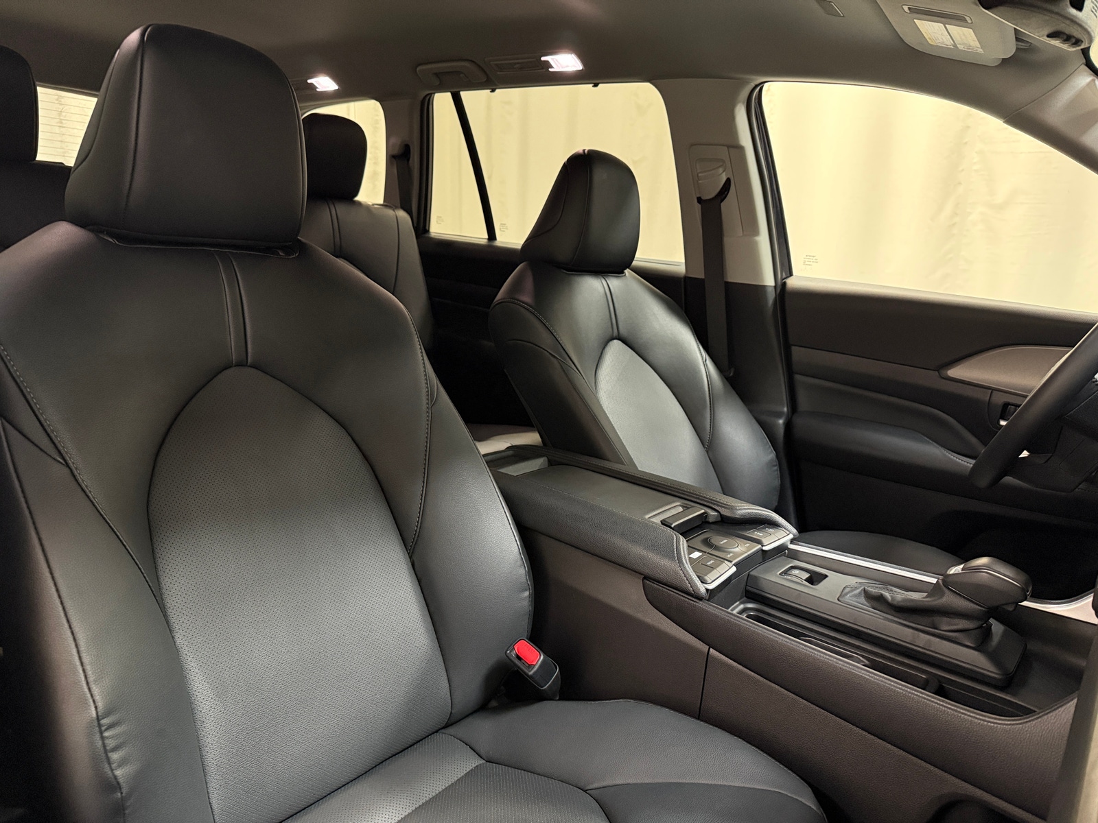 Thumbnail: 2025 Toyota Grand Highlander - 2