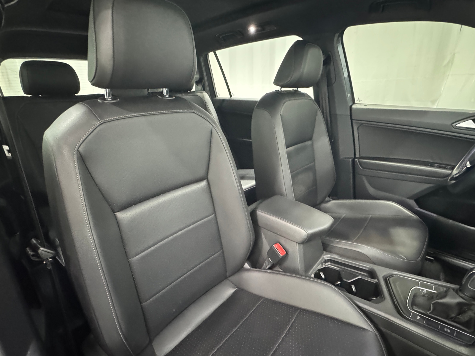 Thumbnail: 2020 Volkswagen Tiguan - 2