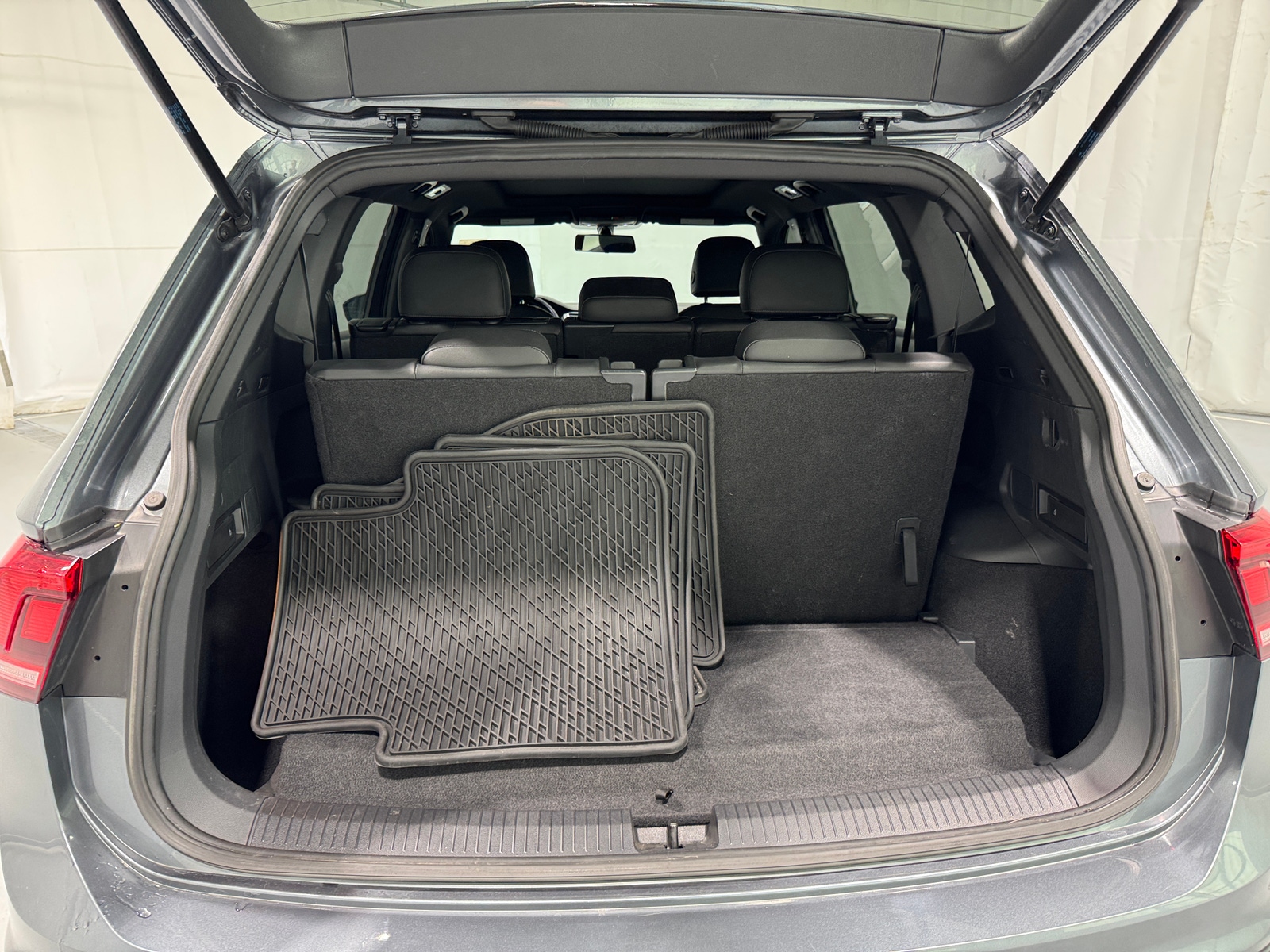 Thumbnail: 2020 Volkswagen Tiguan - 7