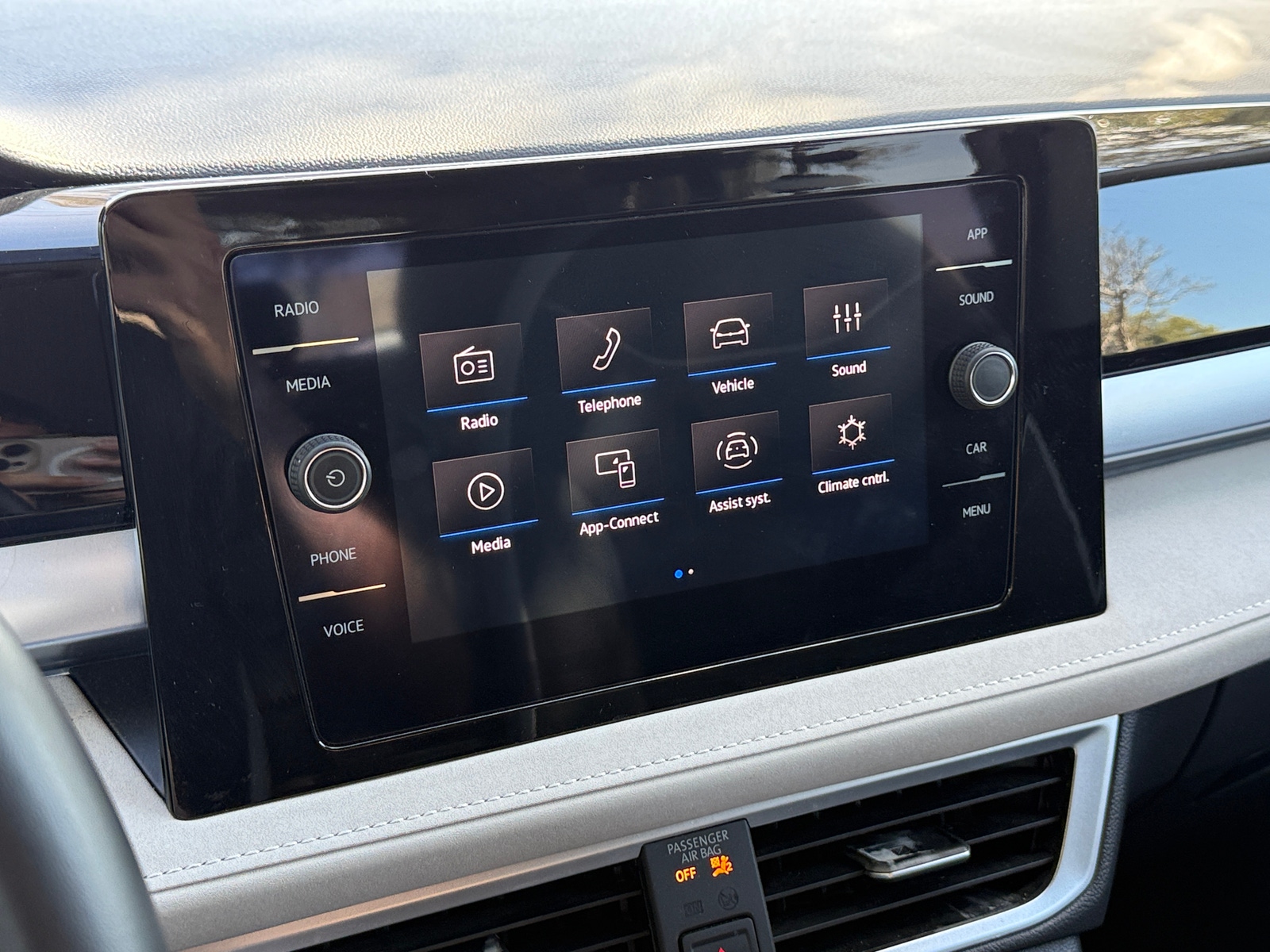 Thumbnail: 2025 Volkswagen Taos - 4