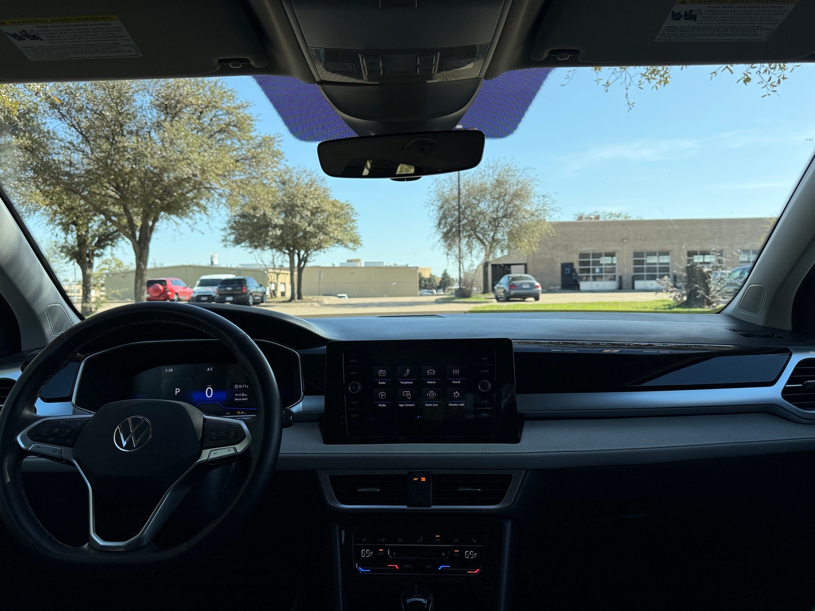 Thumbnail: 2025 Volkswagen Taos - 3