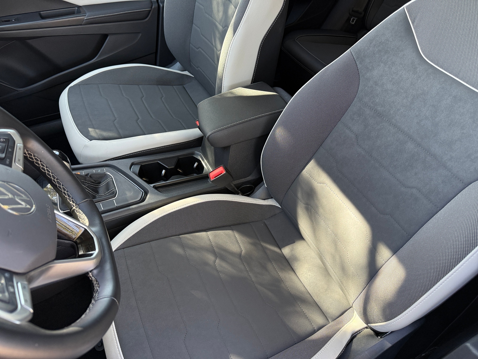 Thumbnail: 2025 Volkswagen Taos - 2