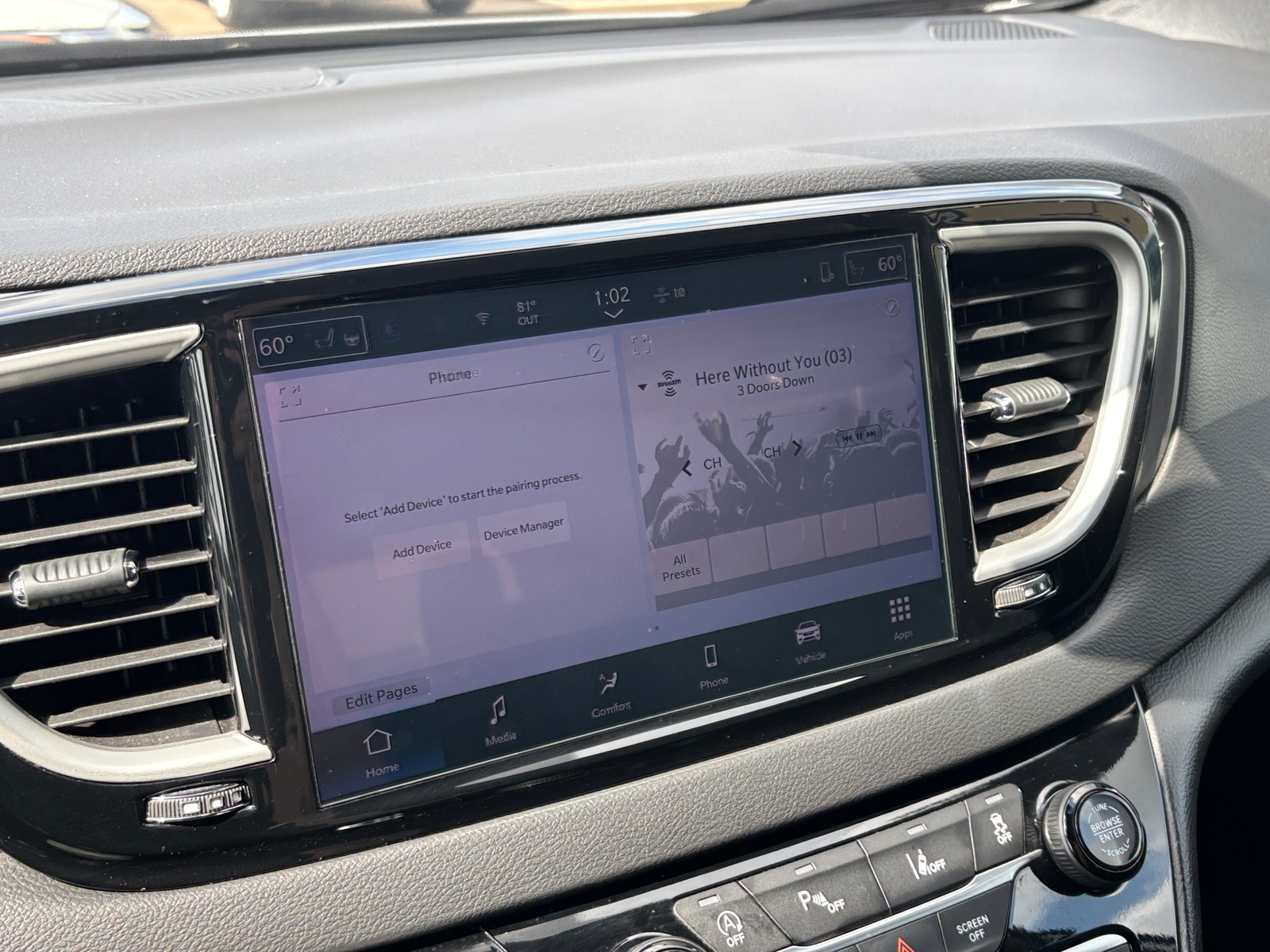 Thumbnail: 2025 Chrysler Pacifica - 3