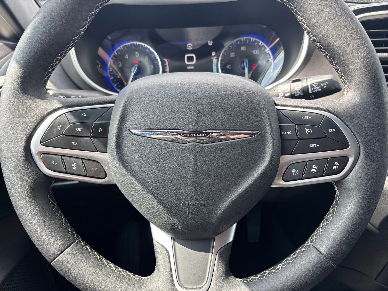 Thumbnail: 2025 Chrysler Pacifica - 4