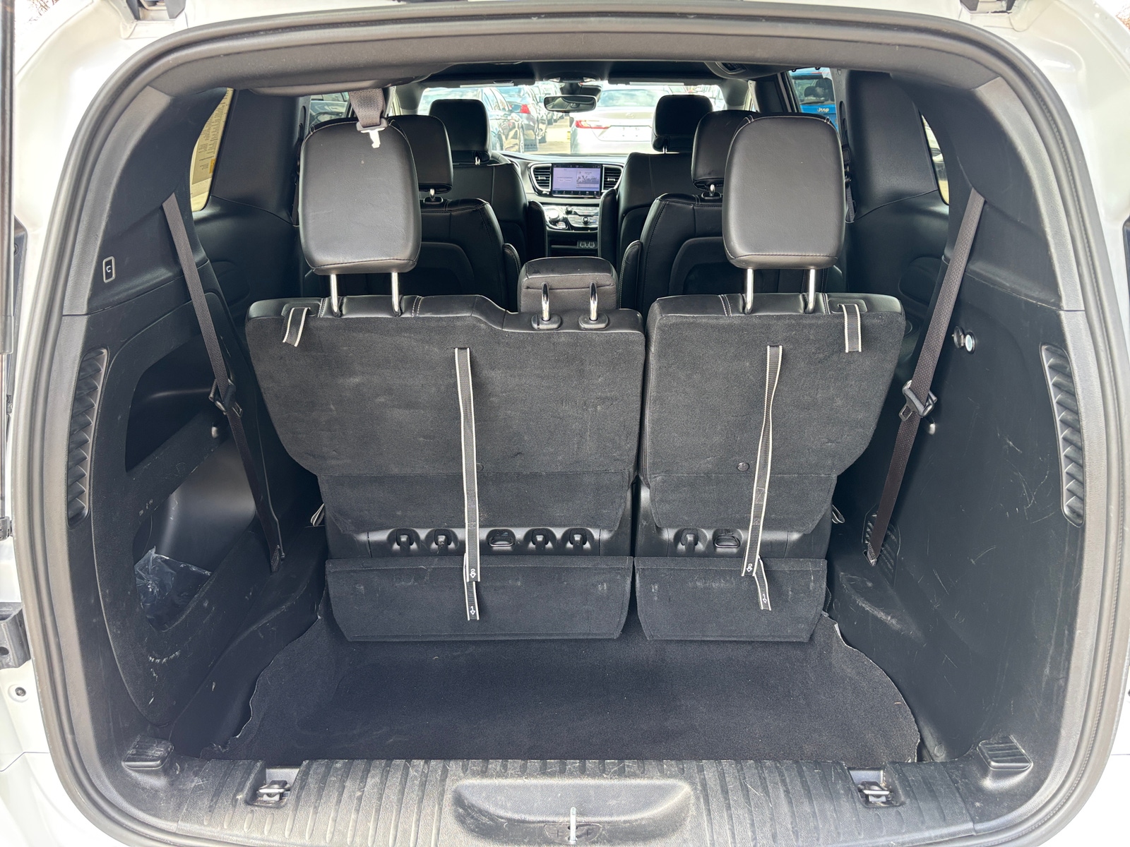 Thumbnail: 2025 Chrysler Pacifica - 6