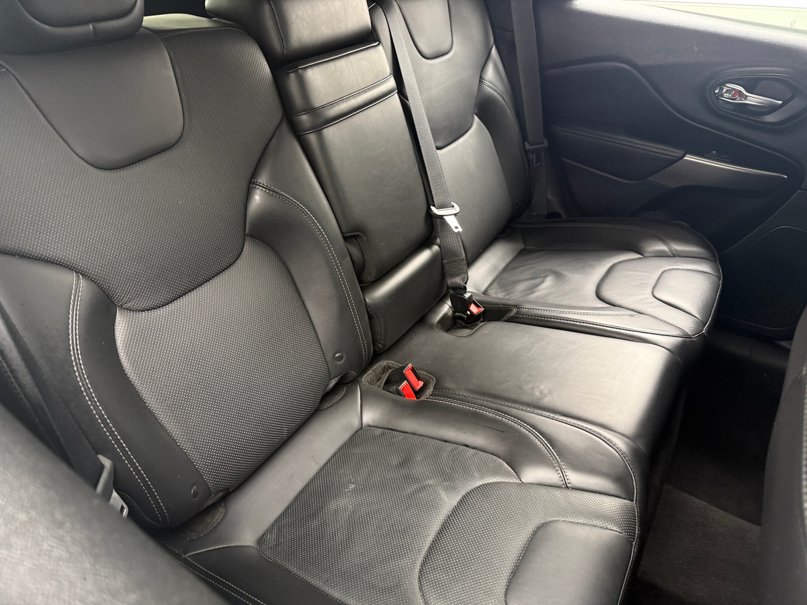 Thumbnail: 2019 Jeep Cherokee - 5