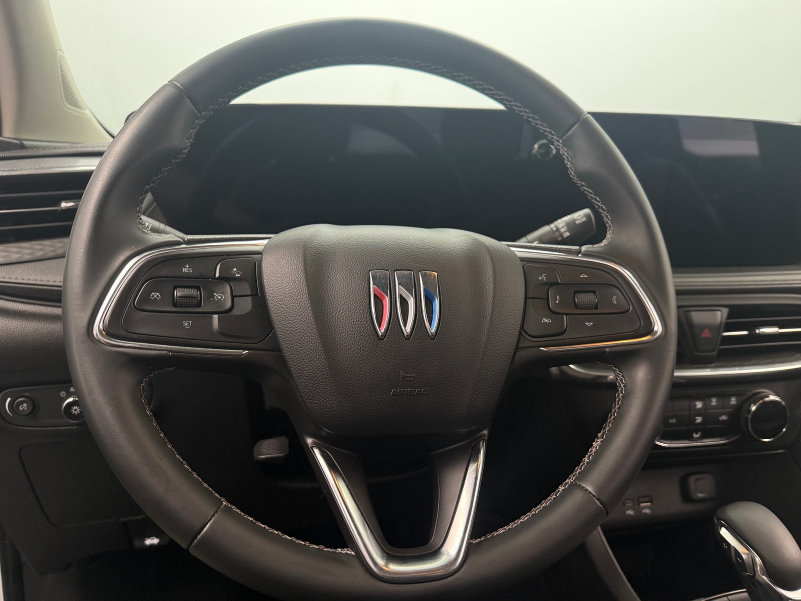 Thumbnail: 2025 Buick Encore GX - 4