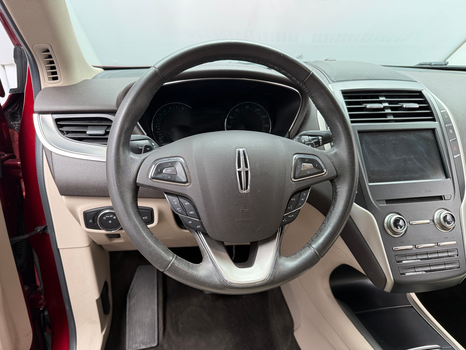 Thumbnail: 2017 Lincoln MKC - 4