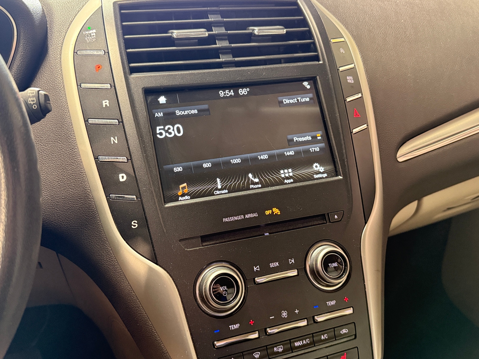 Thumbnail: 2017 Lincoln MKC - 3