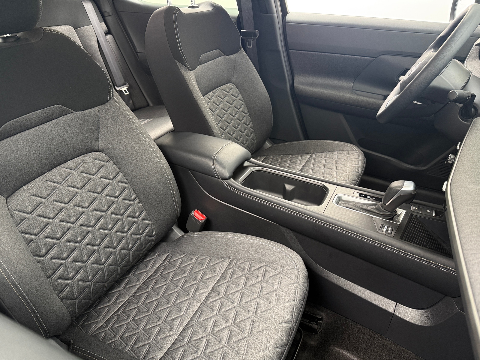 Thumbnail: 2025 Nissan Kicks - 2