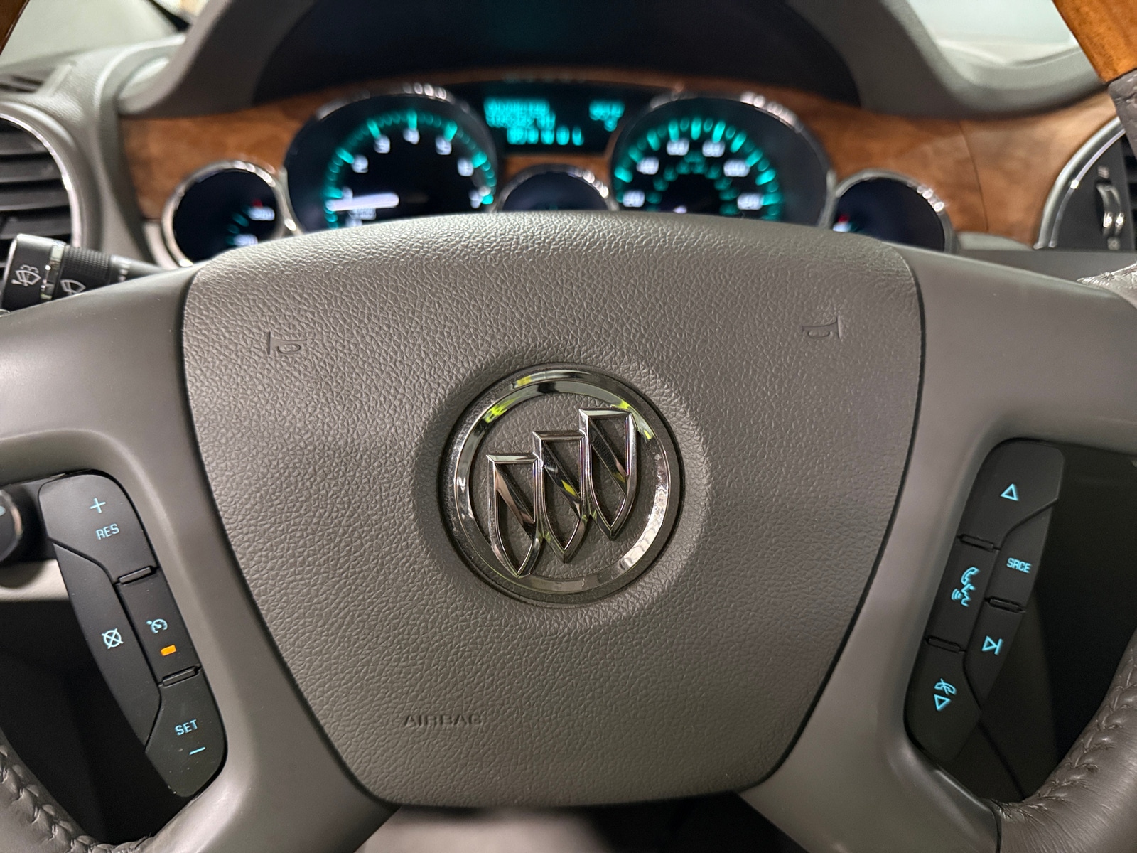 Thumbnail: 2011 Buick Enclave - 4