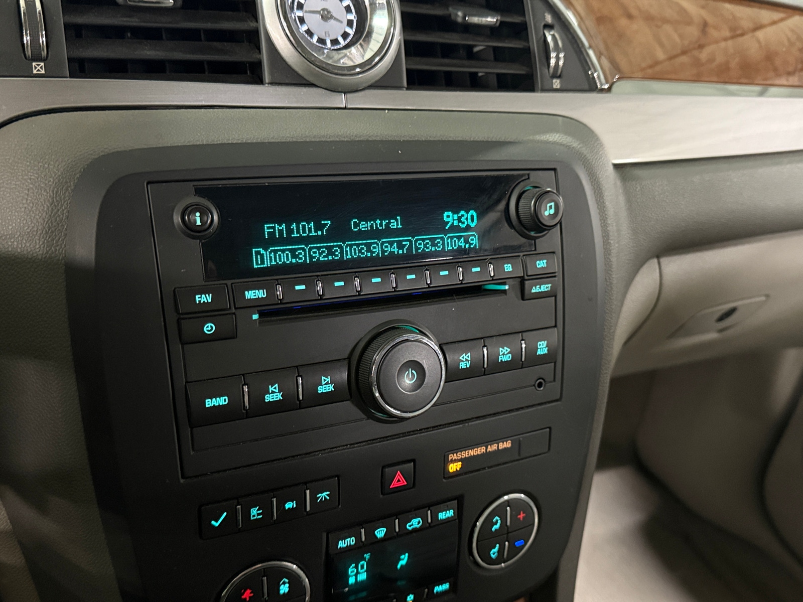 Thumbnail: 2011 Buick Enclave - 3