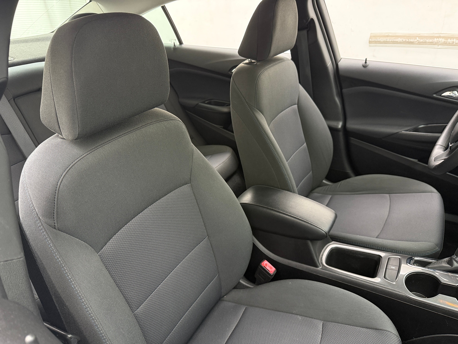 Thumbnail: 2018 Chevrolet Cruze - 2