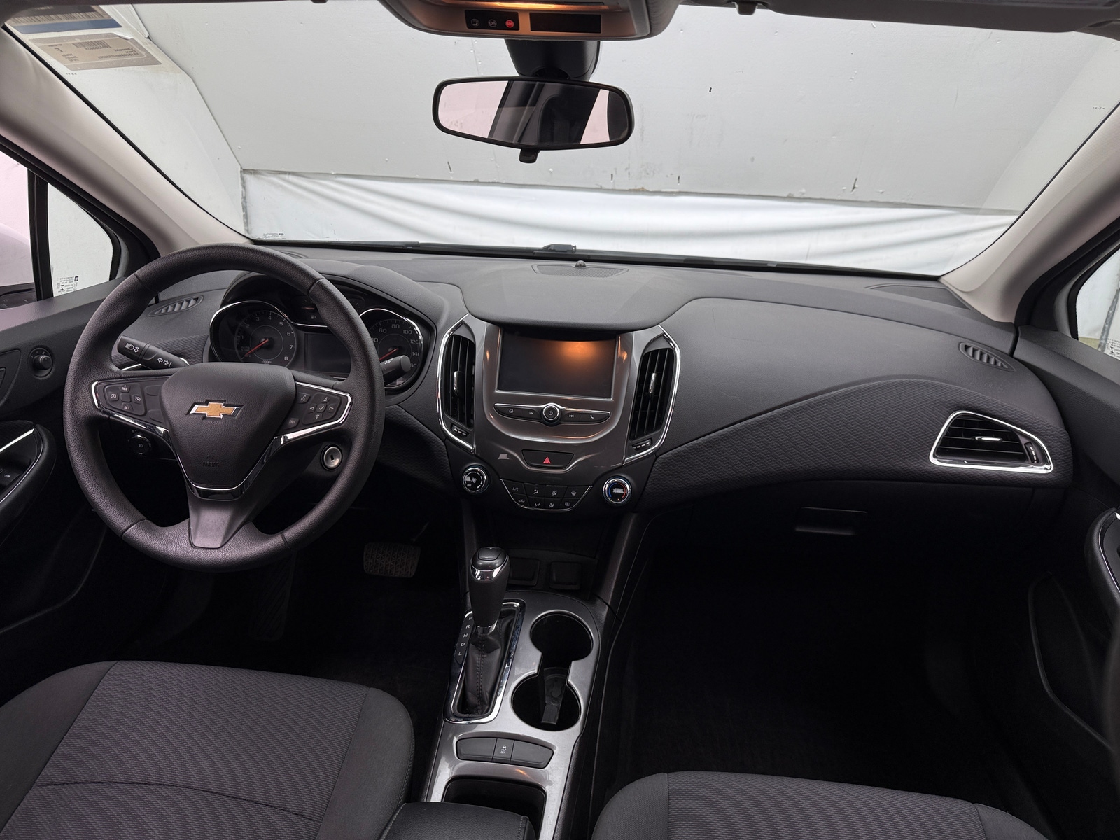 Thumbnail: 2018 Chevrolet Cruze - 3