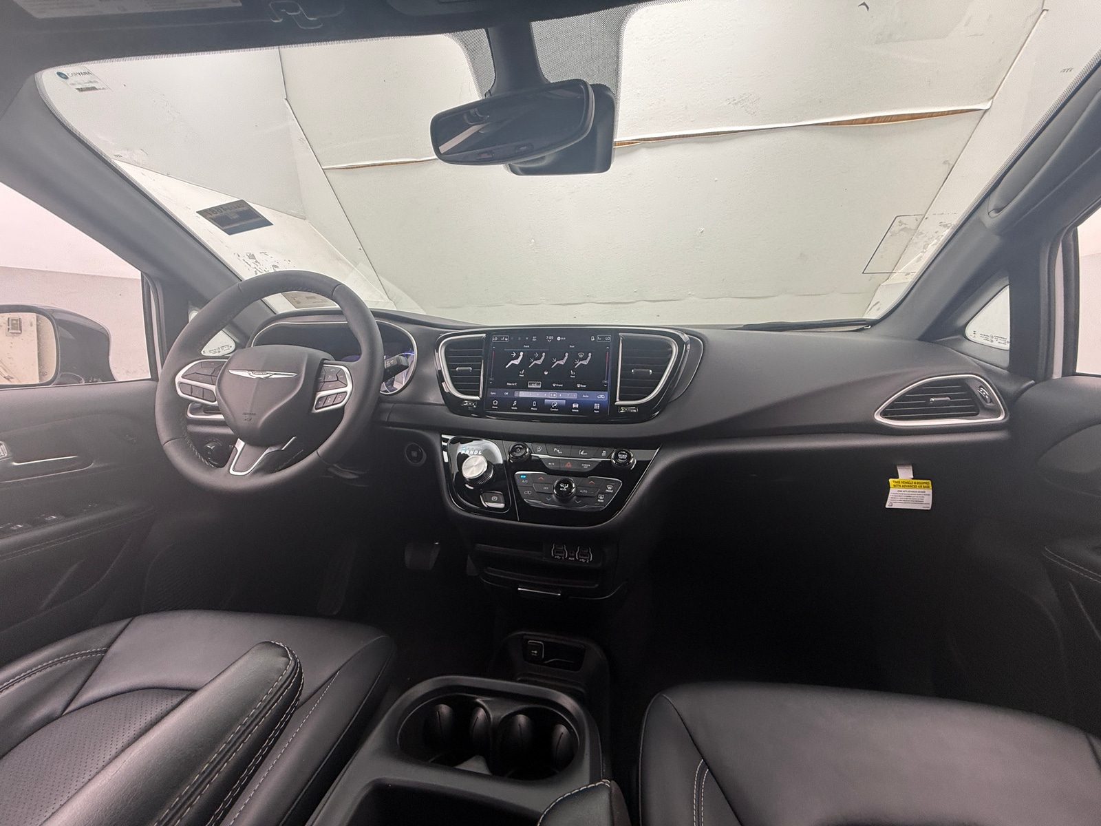 Thumbnail: 2025 Chrysler Pacifica - 2