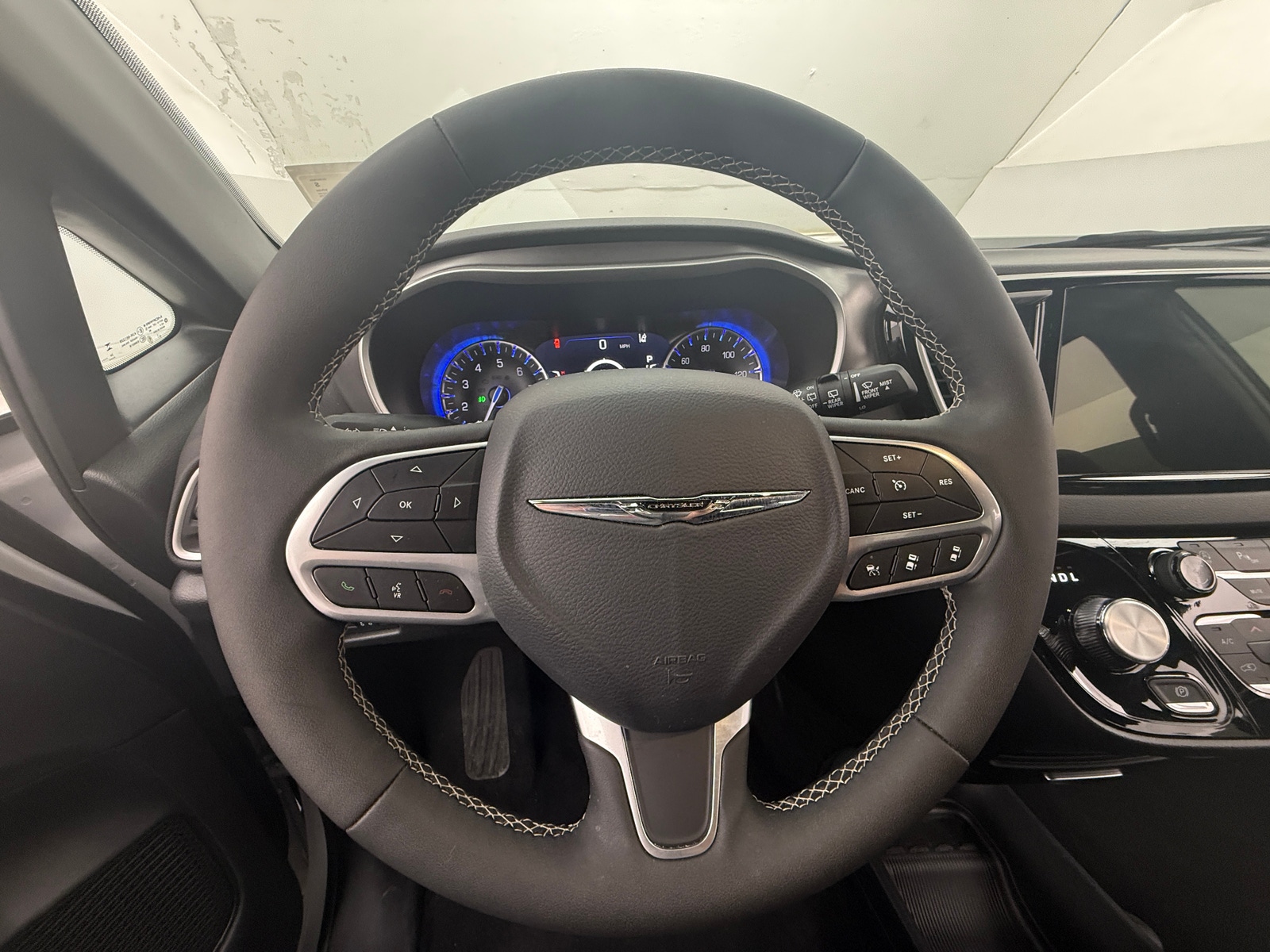 Thumbnail: 2025 Chrysler Pacifica - 4