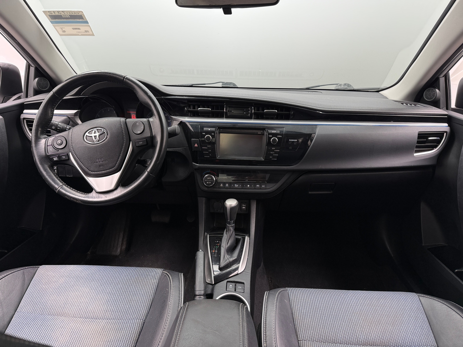 Thumbnail: 2015 Toyota Corolla - 3