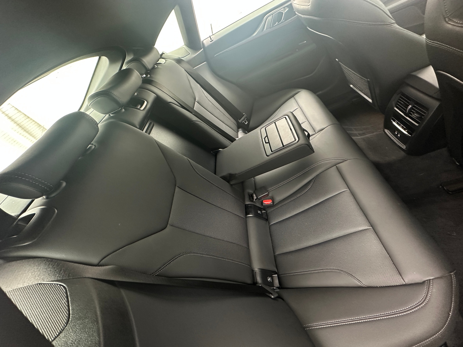 Thumbnail: 2023 BMW i4 - 5