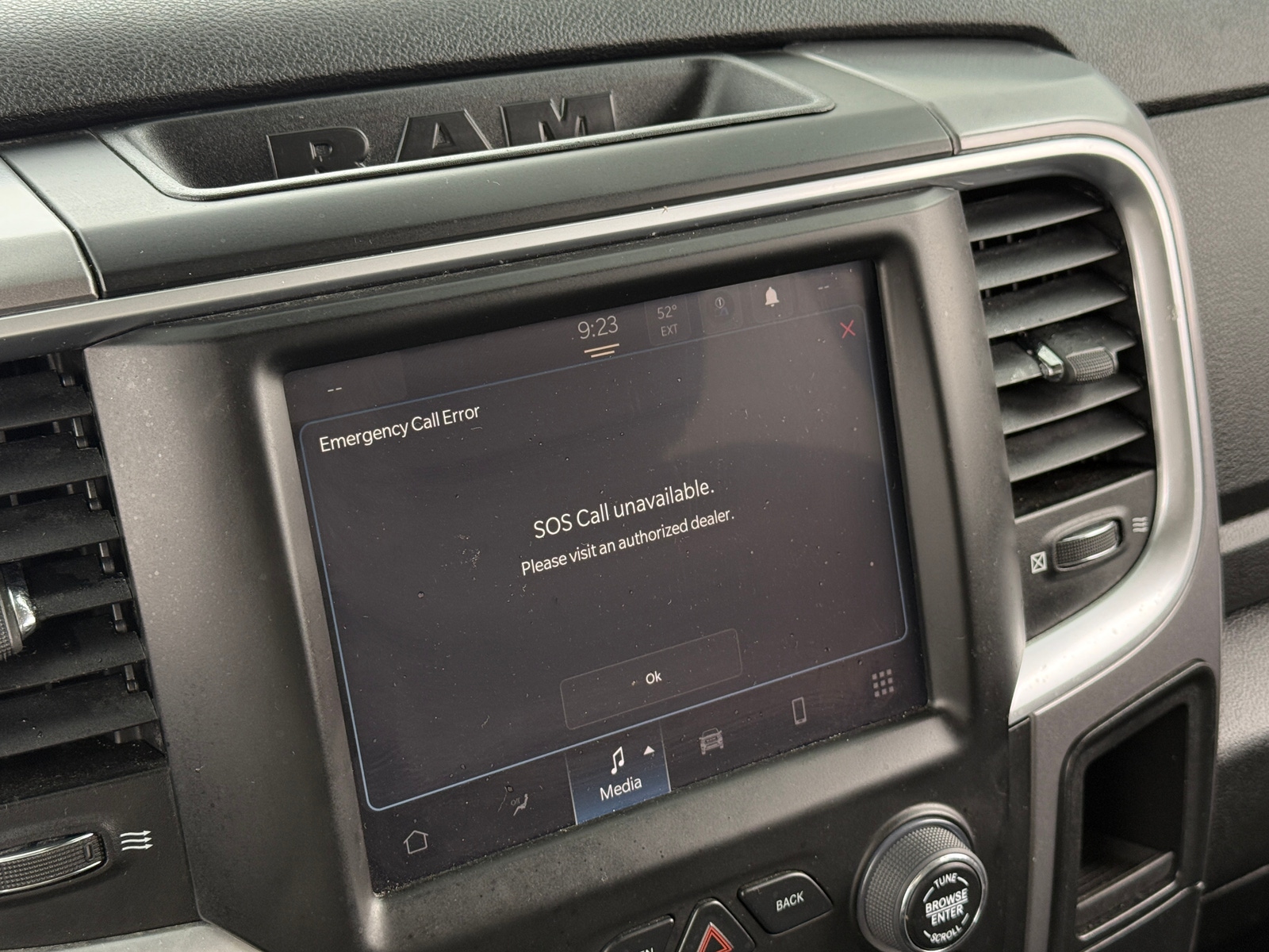 Thumbnail: 2023 RAM 1500 Classic - 4