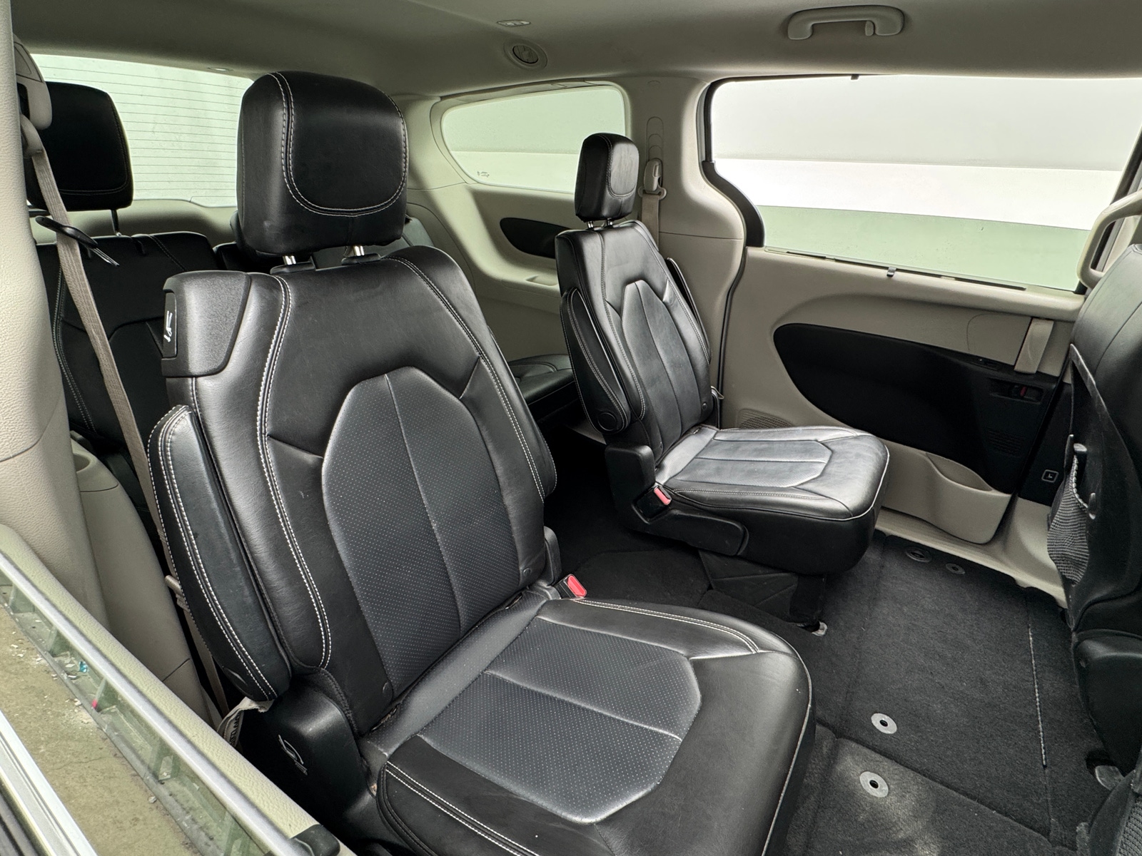 Thumbnail: 2021 Chrysler Voyager - 5