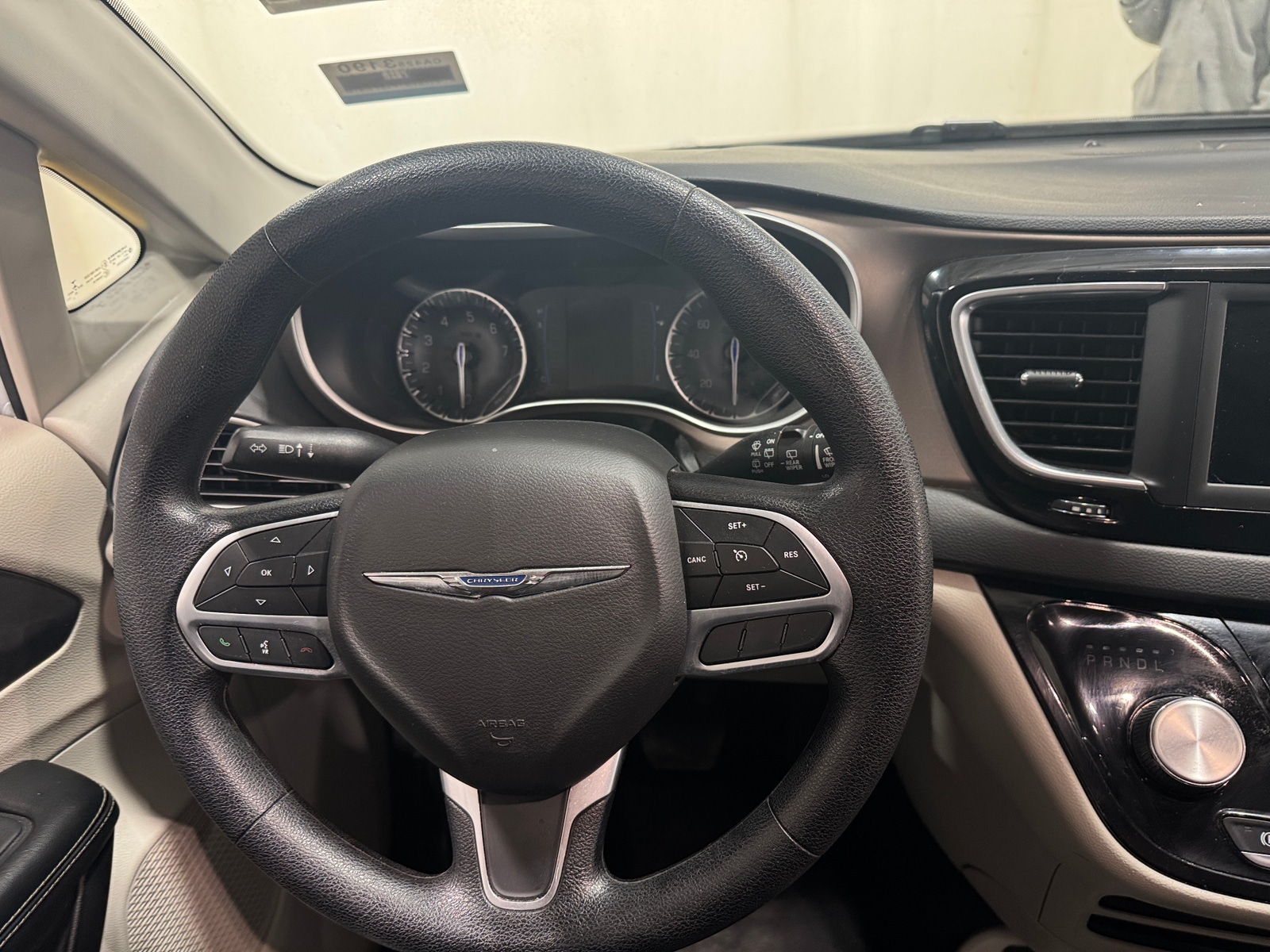 Thumbnail: 2021 Chrysler Voyager - 4