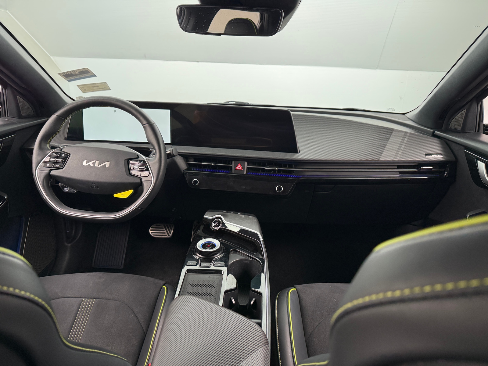 Thumbnail: 2023 Kia EV6 - 3