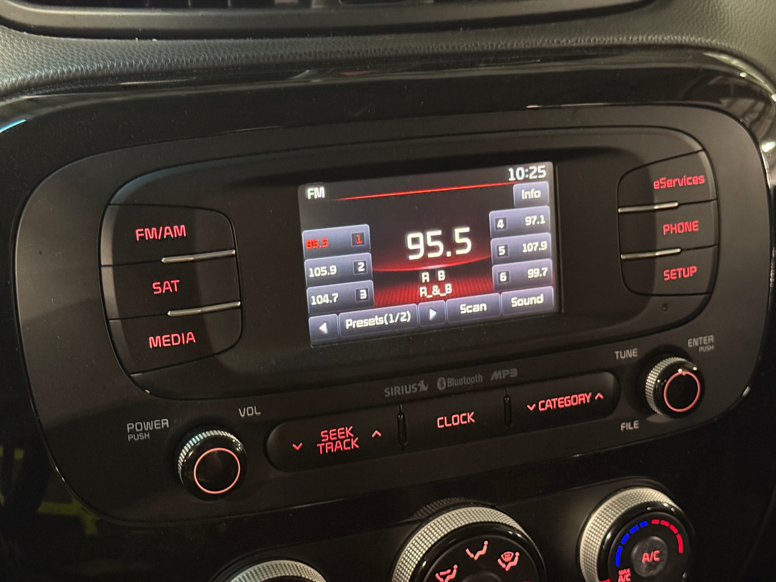 Thumbnail: 2016 Kia Soul - 3