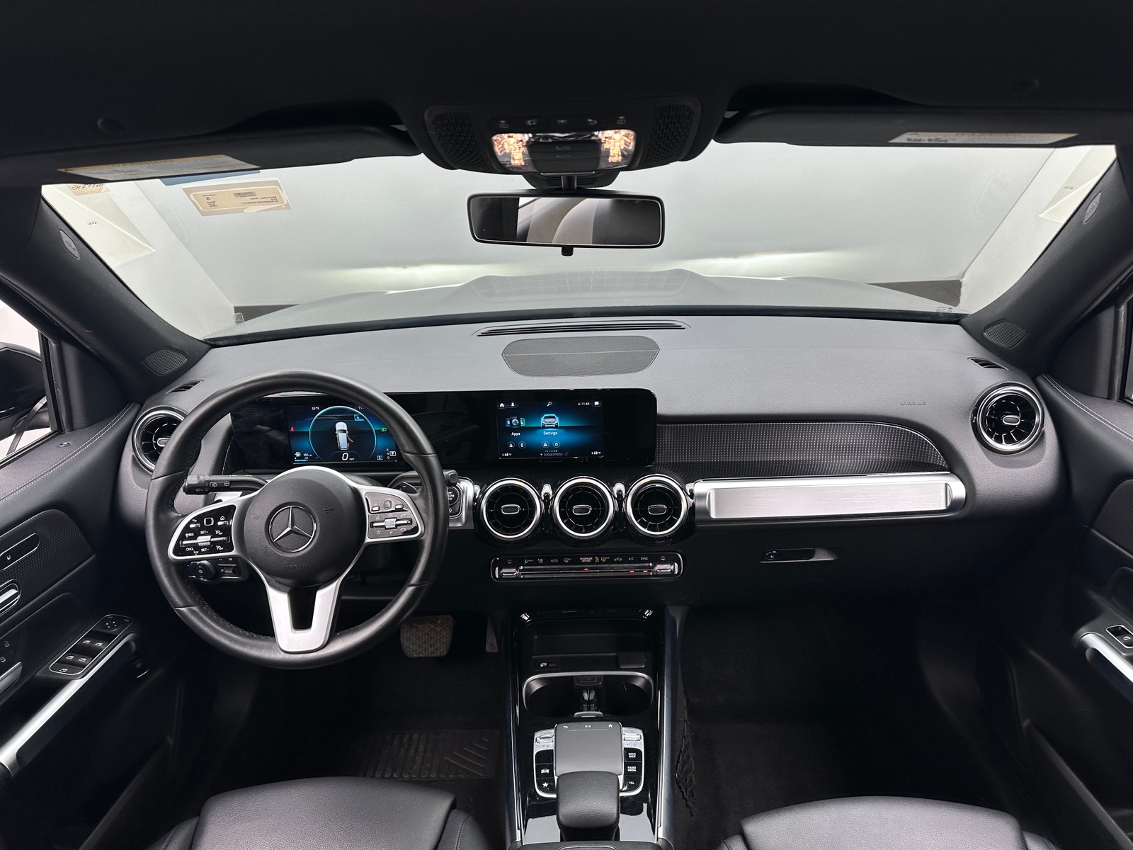 Thumbnail: 2020 Mercedes-Benz GLB - 3