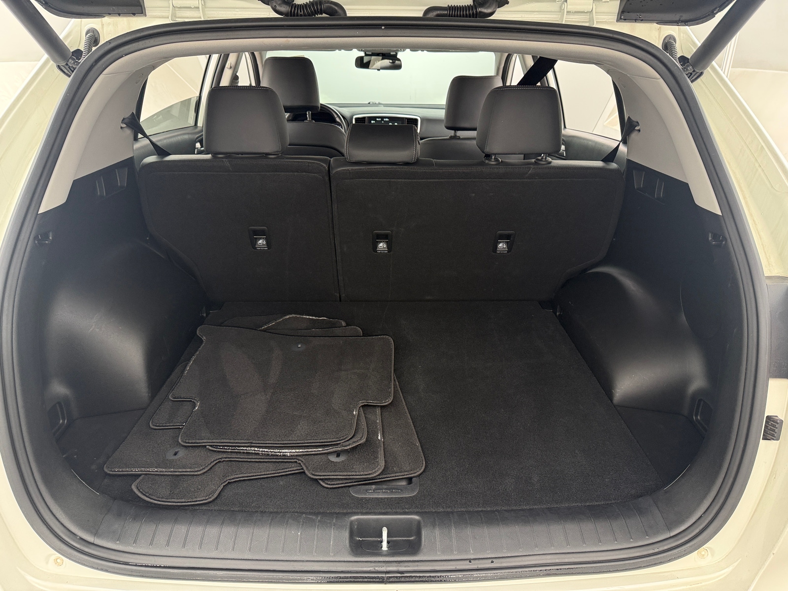 Thumbnail: 2022 Kia Sportage - 6