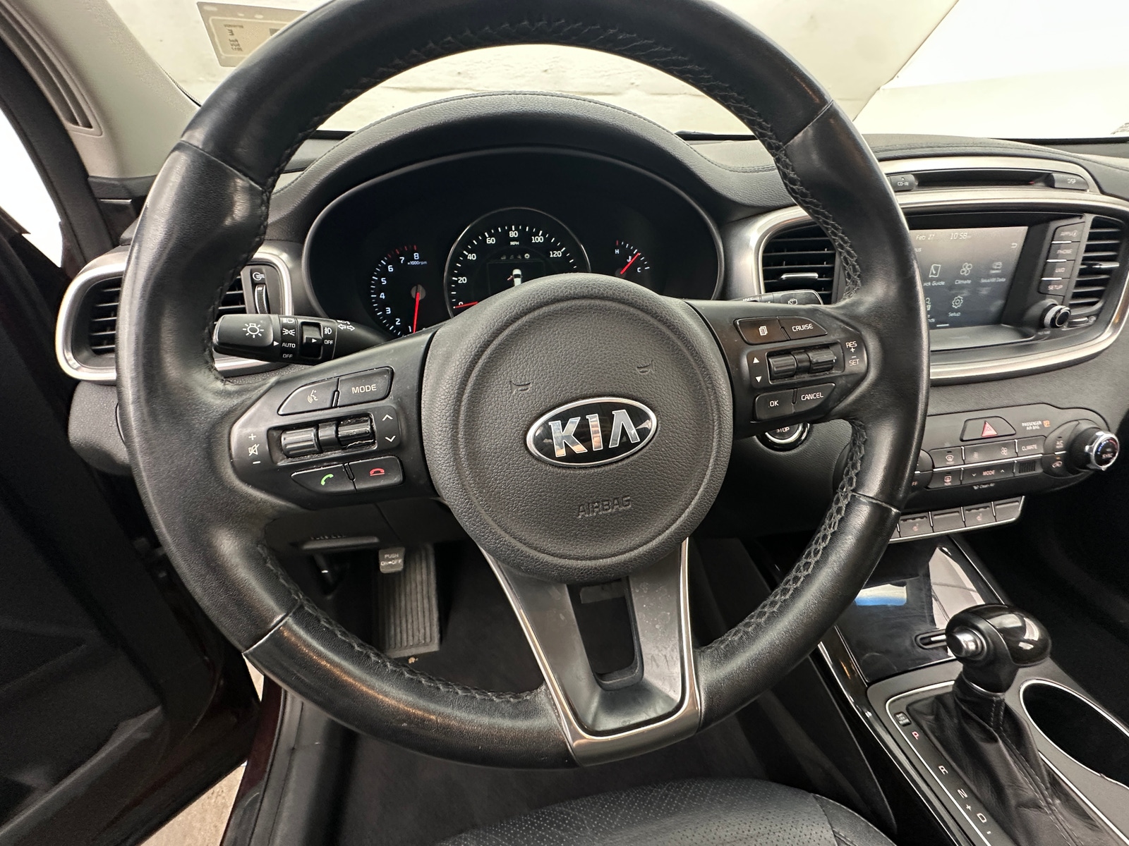 Thumbnail: 2017 Kia Sorento - 4