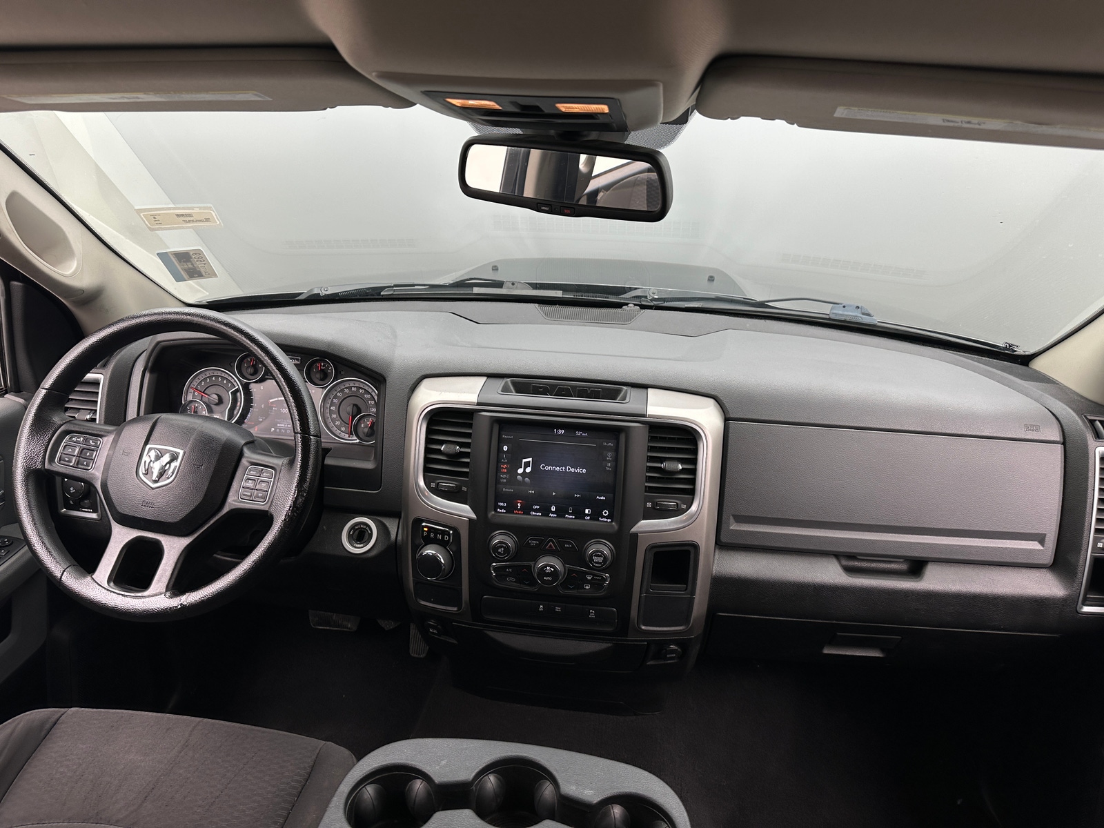 Thumbnail: 2019 RAM 1500 Classic - 3