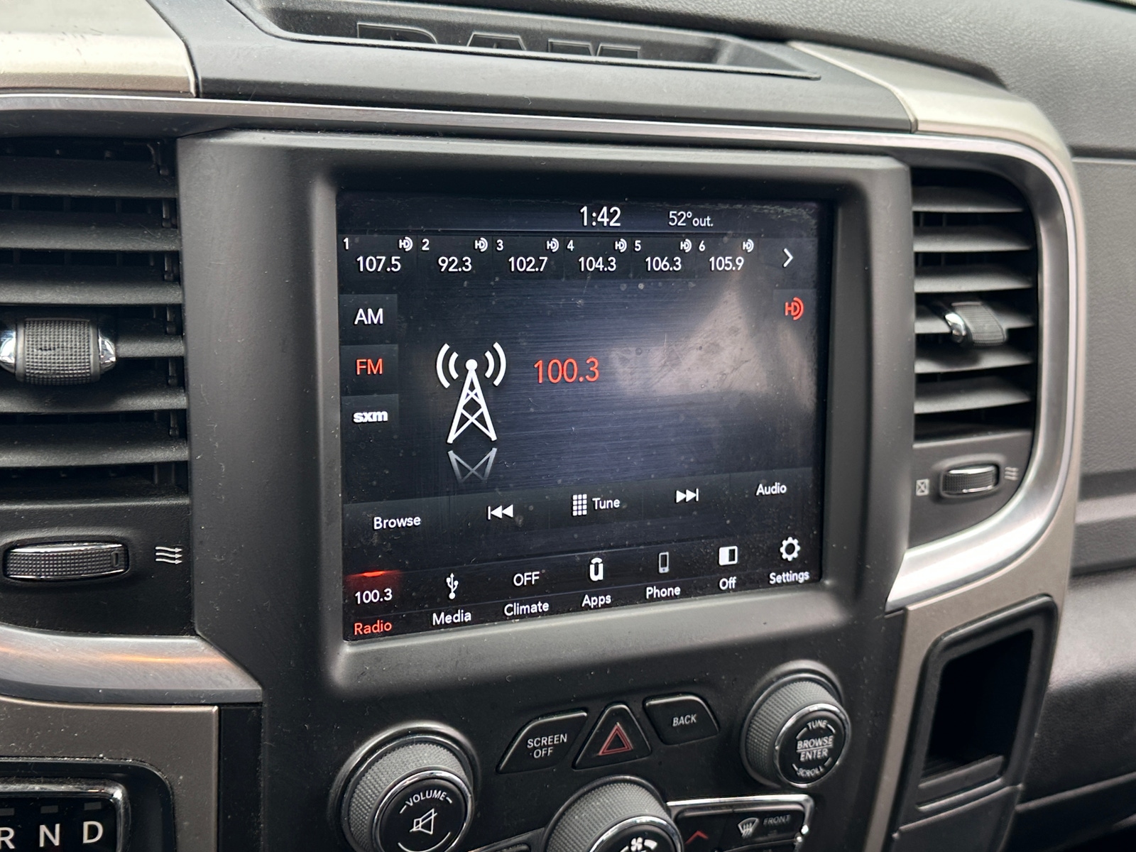 Thumbnail: 2019 RAM 1500 Classic - 4