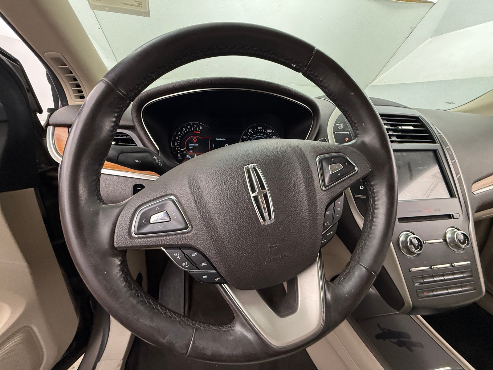Thumbnail: 2018 Lincoln MKC - 4