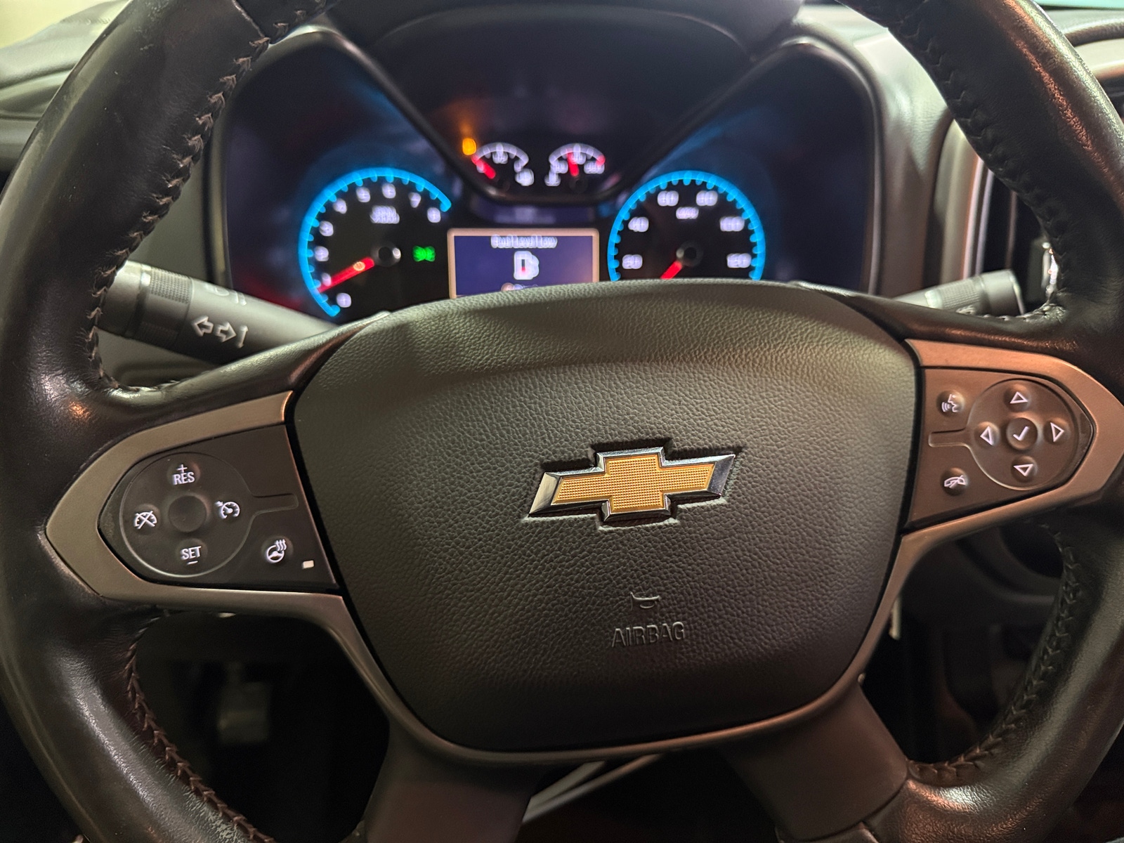 Thumbnail: 2022 Chevrolet Colorado - 4