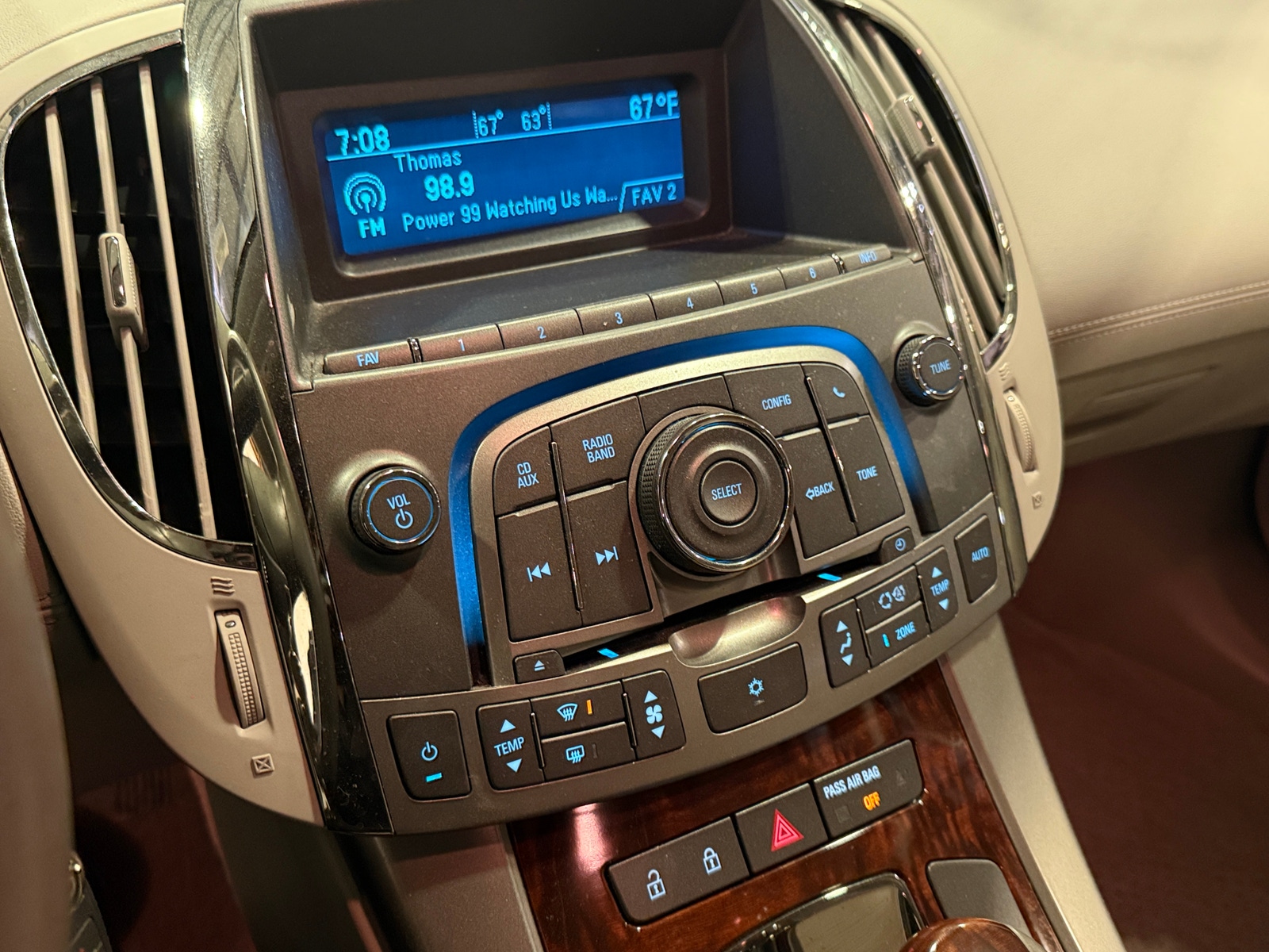 Thumbnail: 2012 Buick LaCrosse - 4